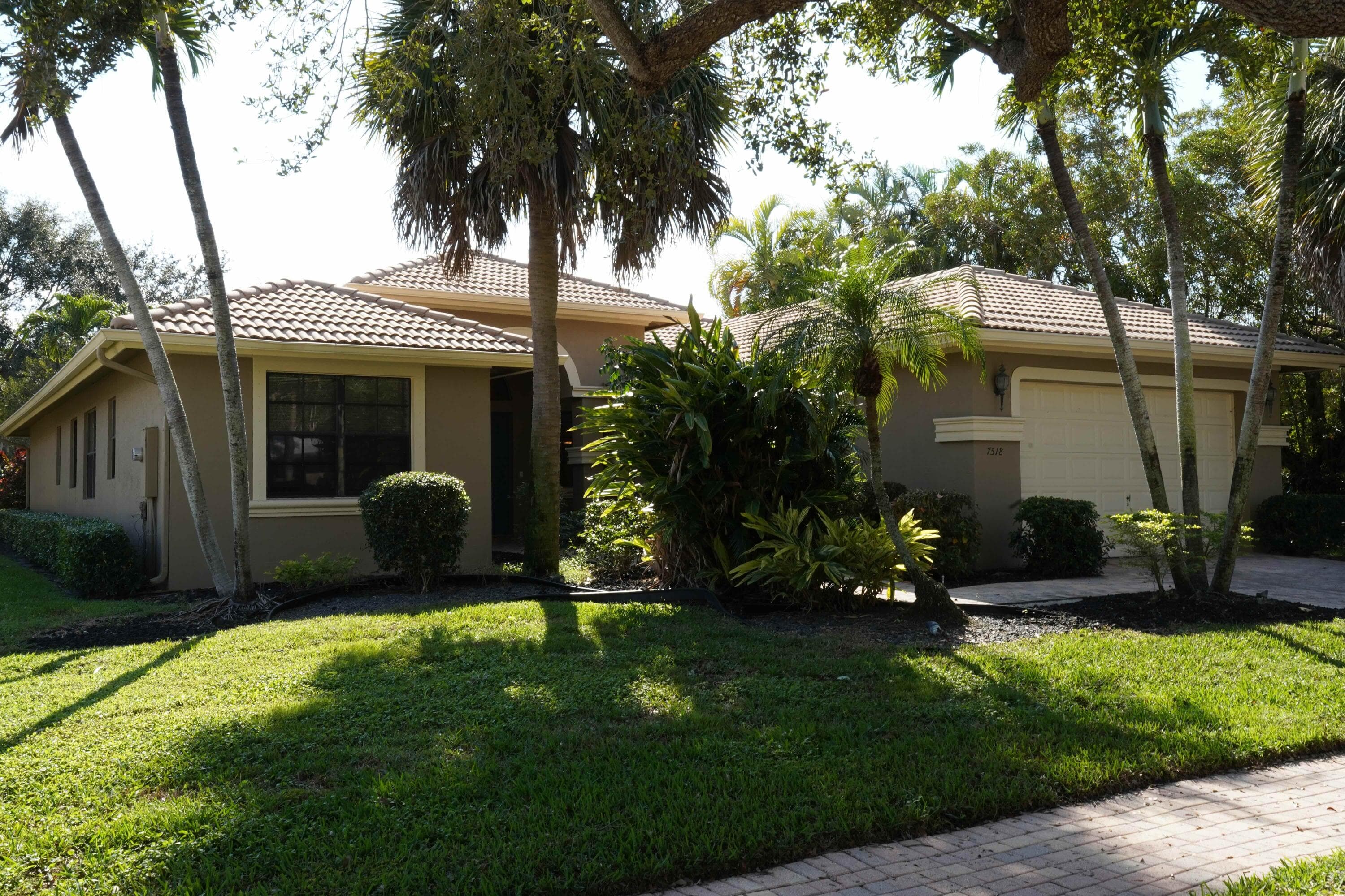 7518 Via Grande, Boynton Beach, FL 33437 — photo 5 of 37