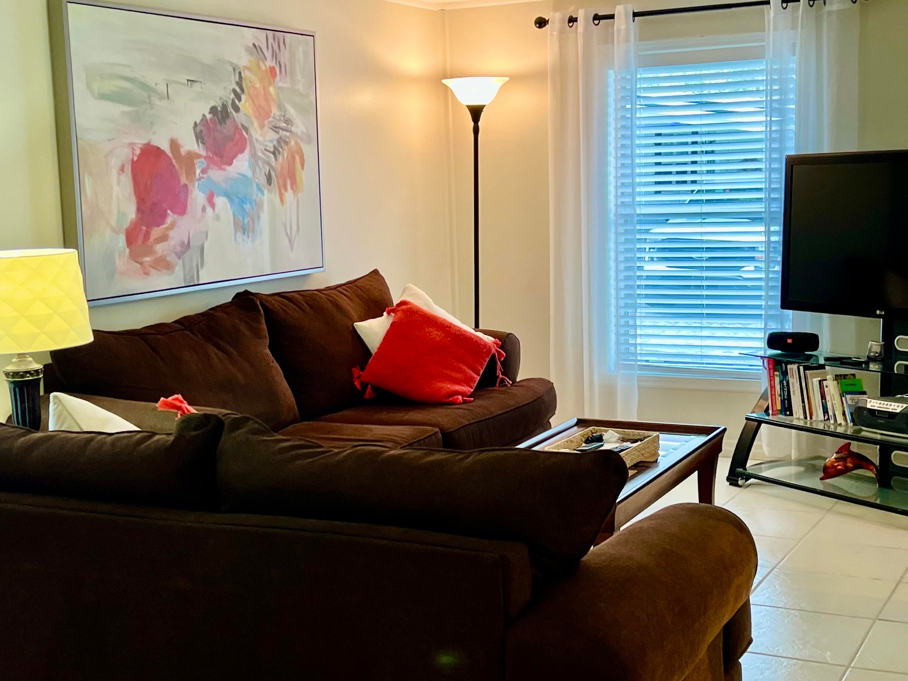 3325 Street Street, Hollywood, FL 33021 — photo 4 of 39