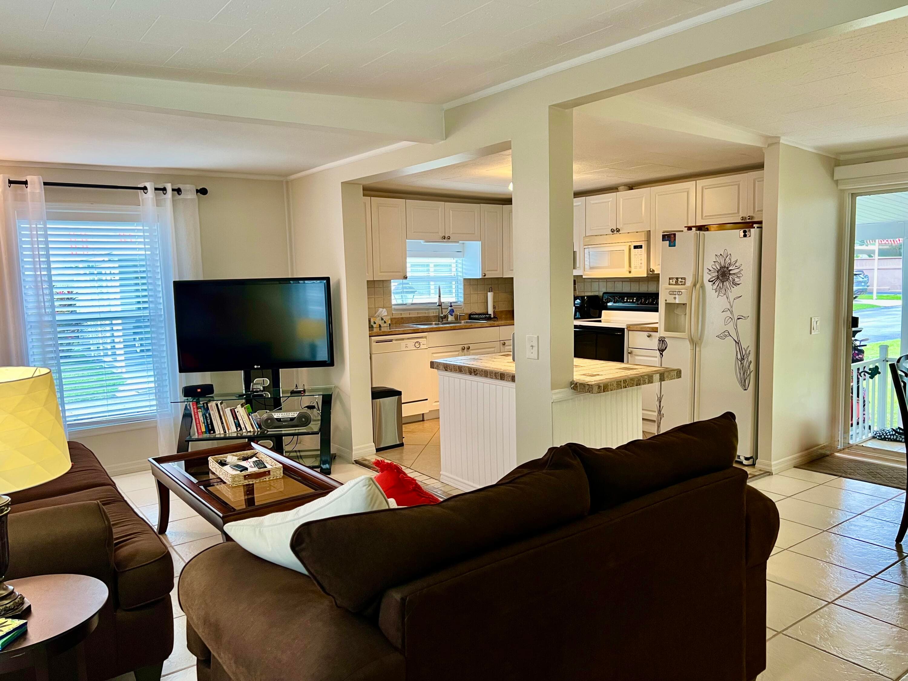 3325 Street Street, Hollywood, FL 33021 — photo 8 of 39