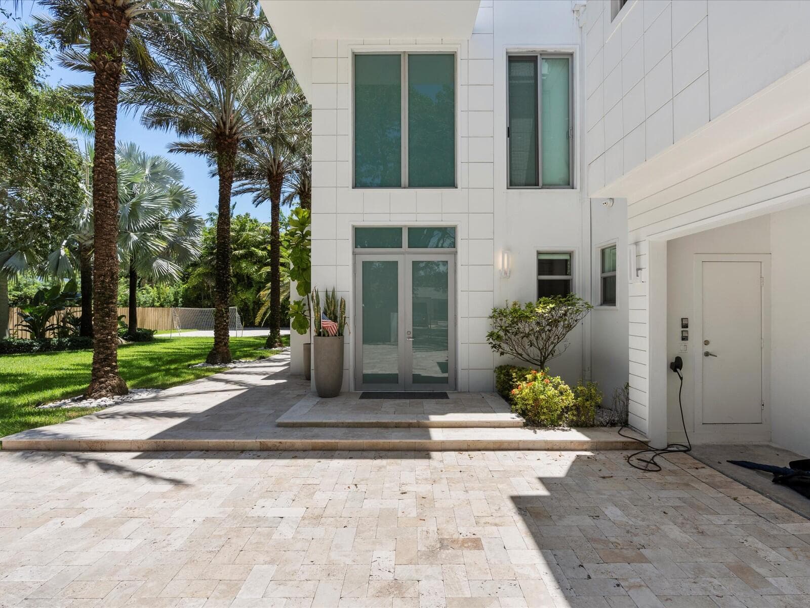 3917 S Le Jeune Road, Miami, FL 33146 — photo 5 of 91