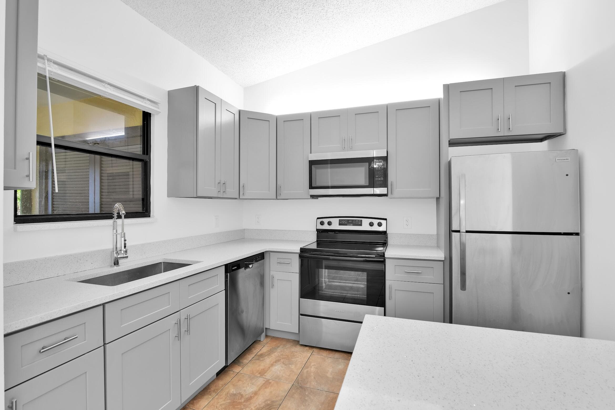 66 Via De Casas Norte 66, Boynton Beach, FL 33426 — photo 3 of 37