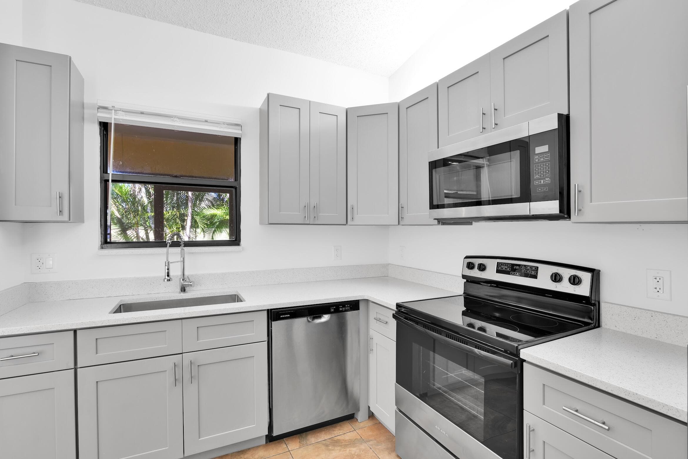 66 Via De Casas Norte 66, Boynton Beach, FL 33426 — photo 4 of 37