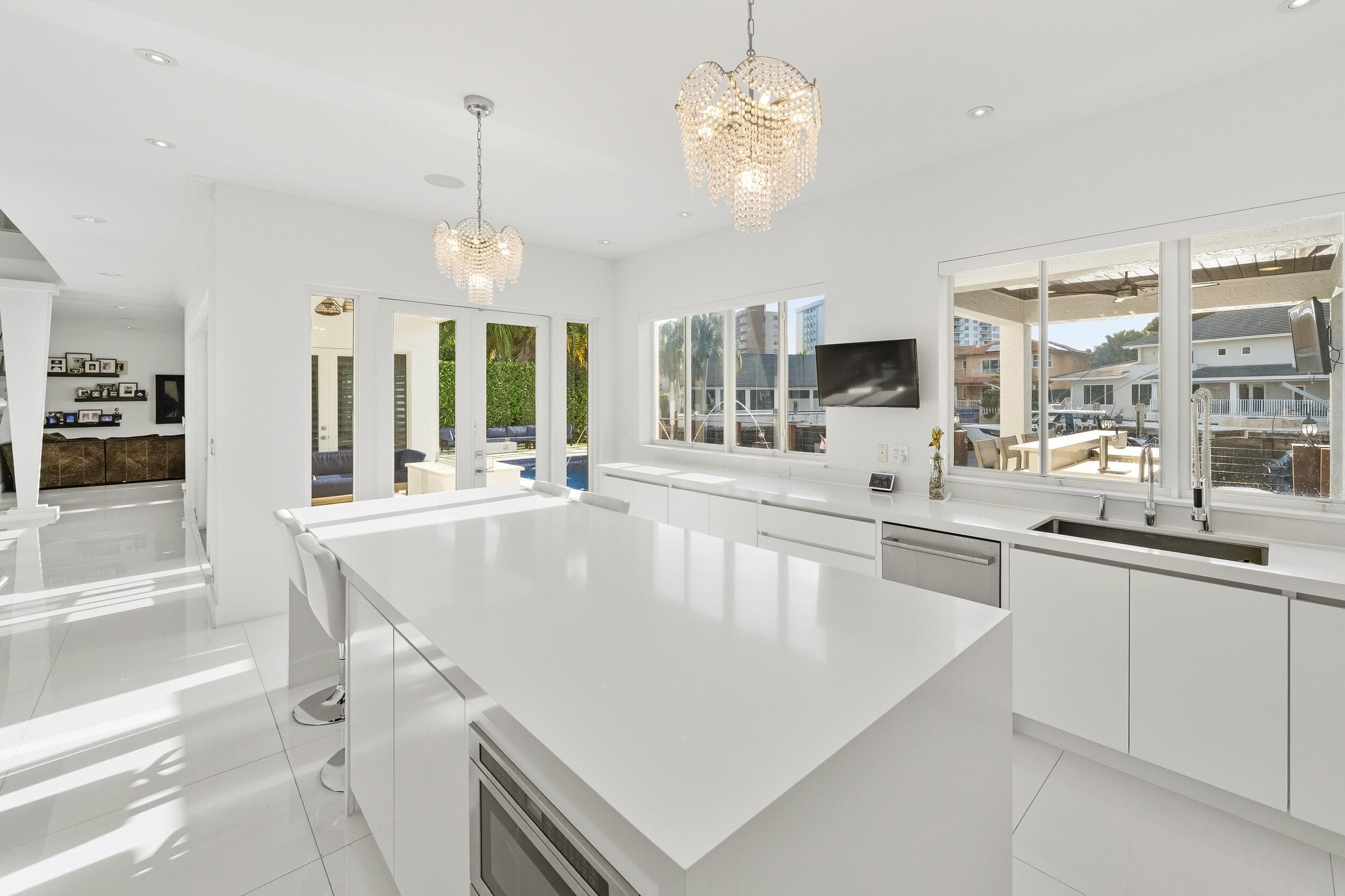16430 NE 30th Avenue, North Miami Beach, FL 33160 — photo 19 of 68
