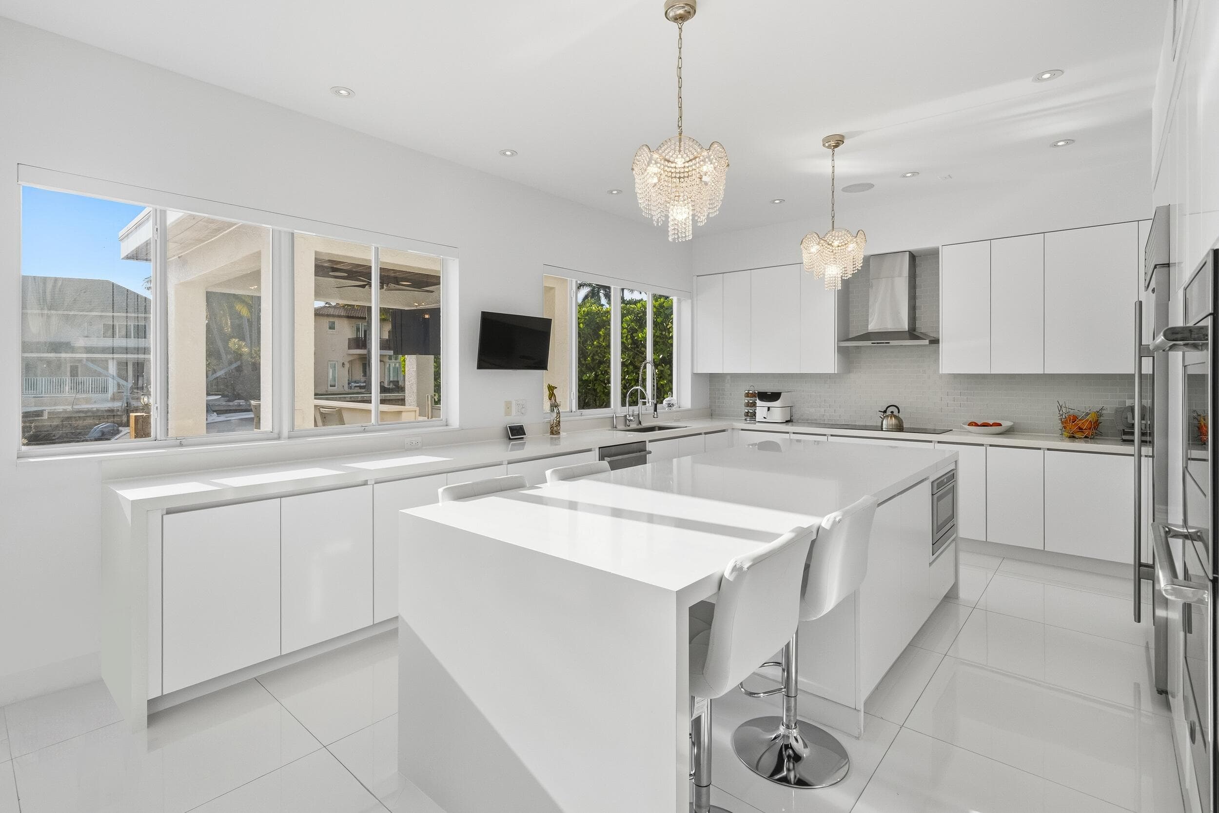 16430 NE 30th Avenue, North Miami Beach, FL 33160 — photo 17 of 68