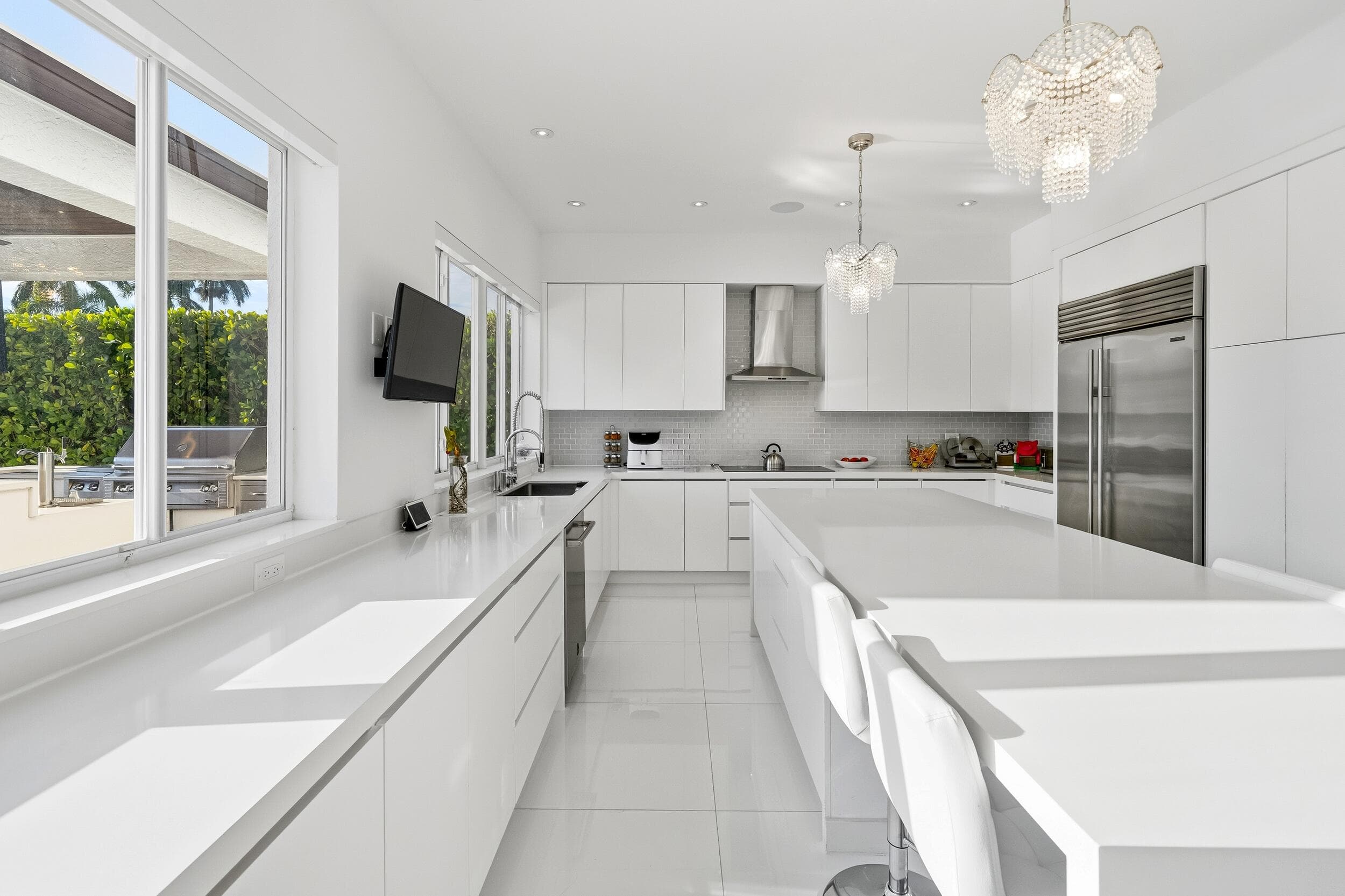 16430 NE 30th Avenue, North Miami Beach, FL 33160 — photo 18 of 68