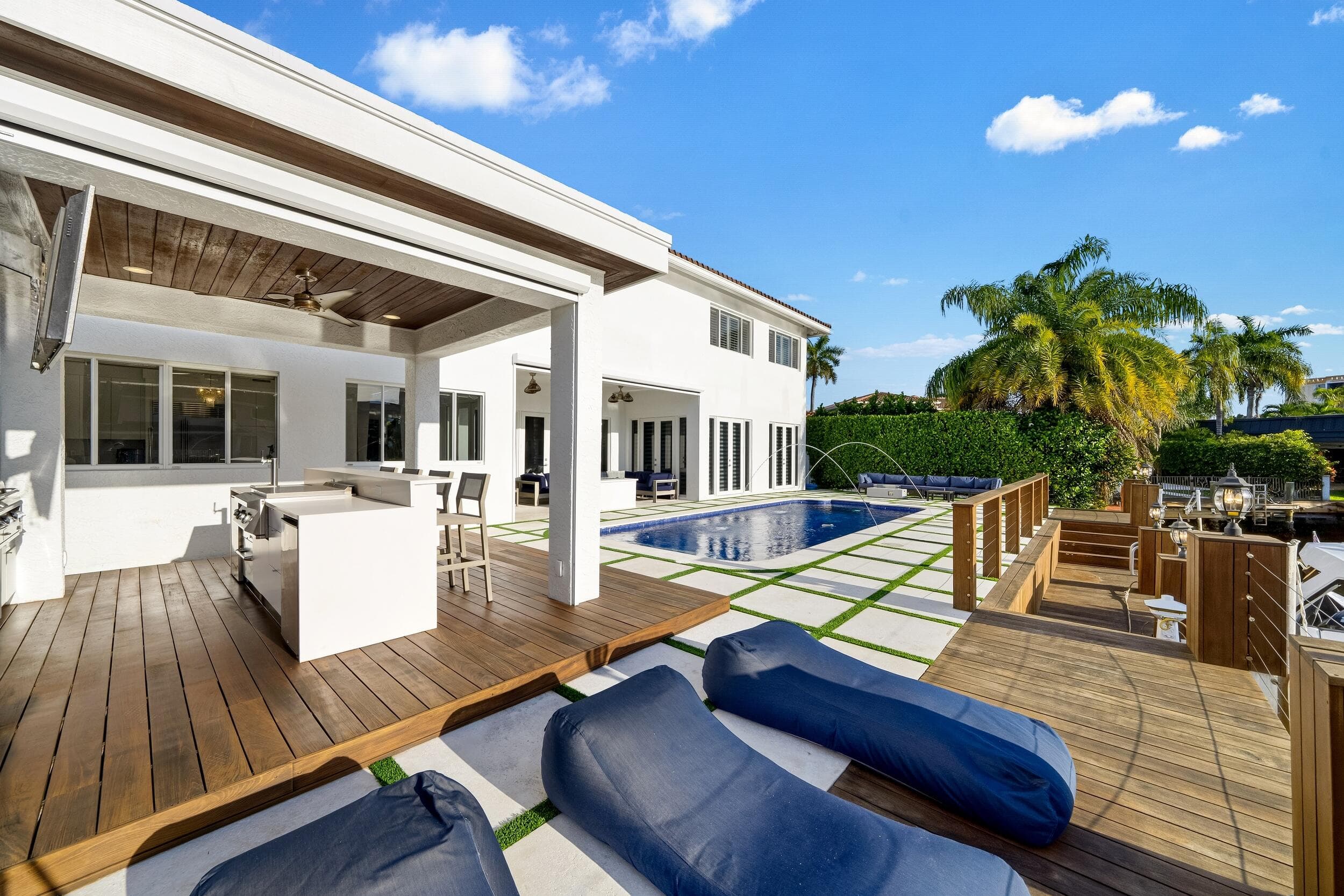 16430 NE 30th Avenue, North Miami Beach, FL 33160 — photo 21 of 68
