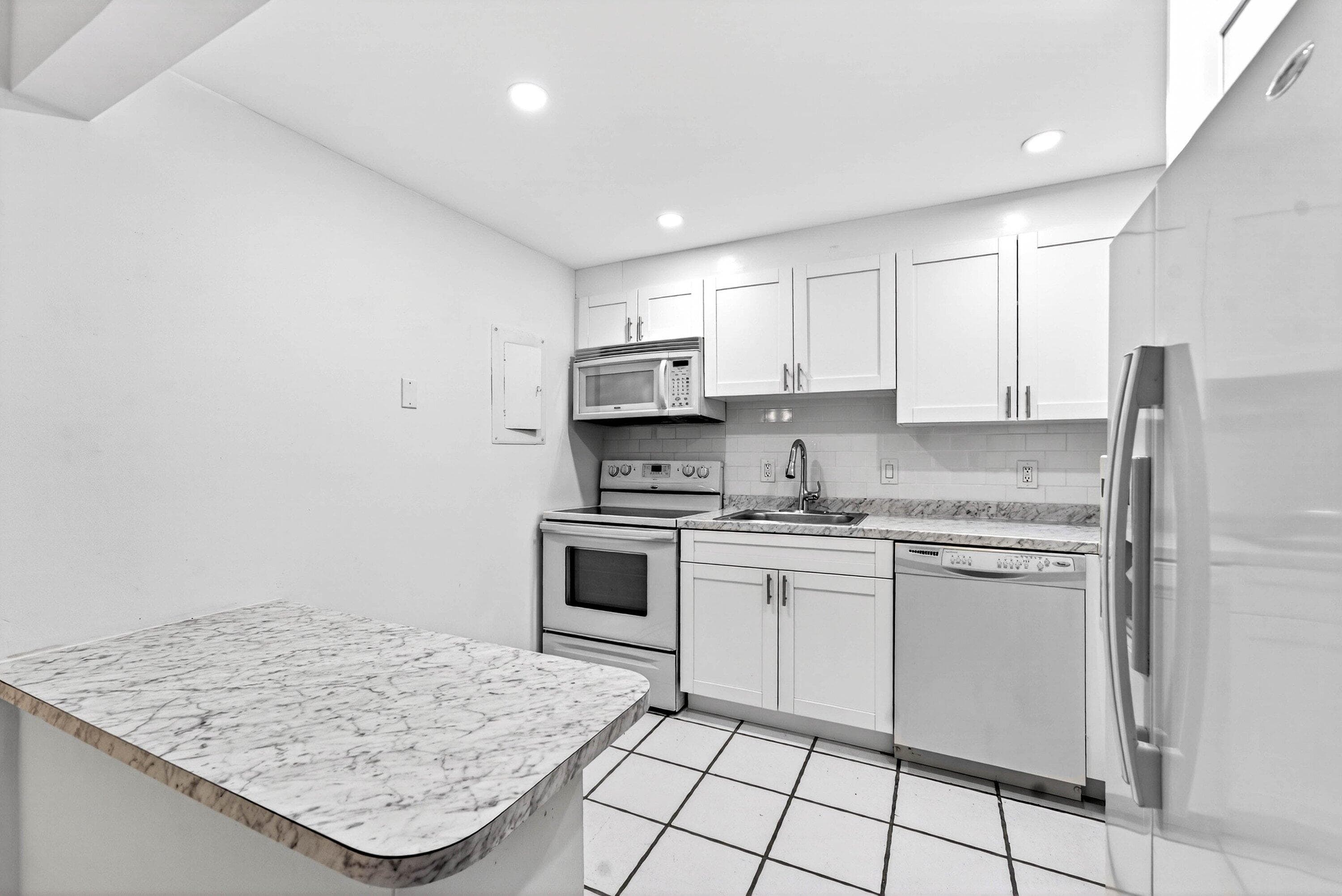1681 NW 70th Avenue 102, Plantation, FL 33313 — photo 15 of 38
