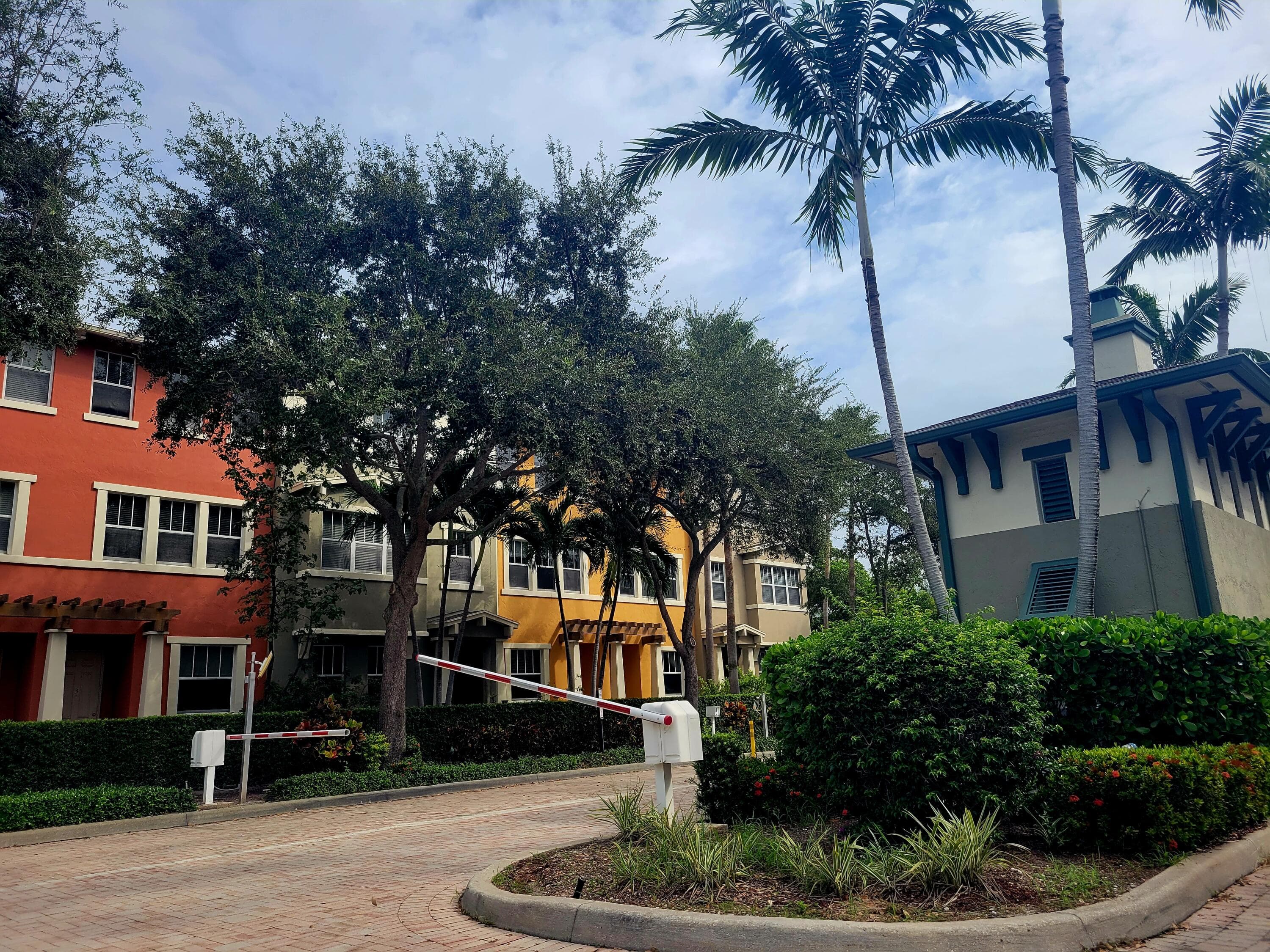 750 Millbrae Court 5, West Palm Beach, FL 33401 — photo 13 of 60
