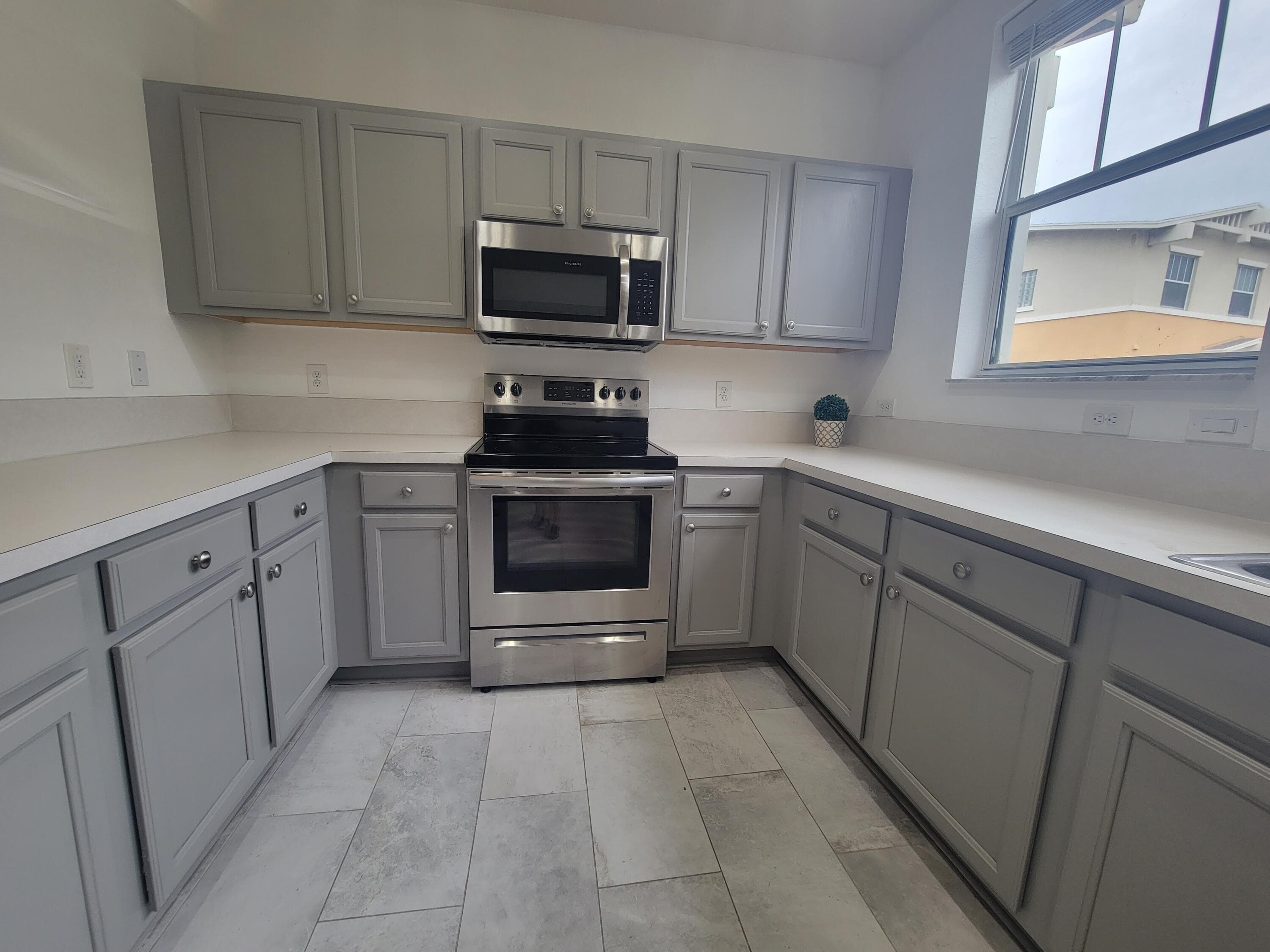 750 Millbrae Court 5, West Palm Beach, FL 33401 — photo 22 of 60