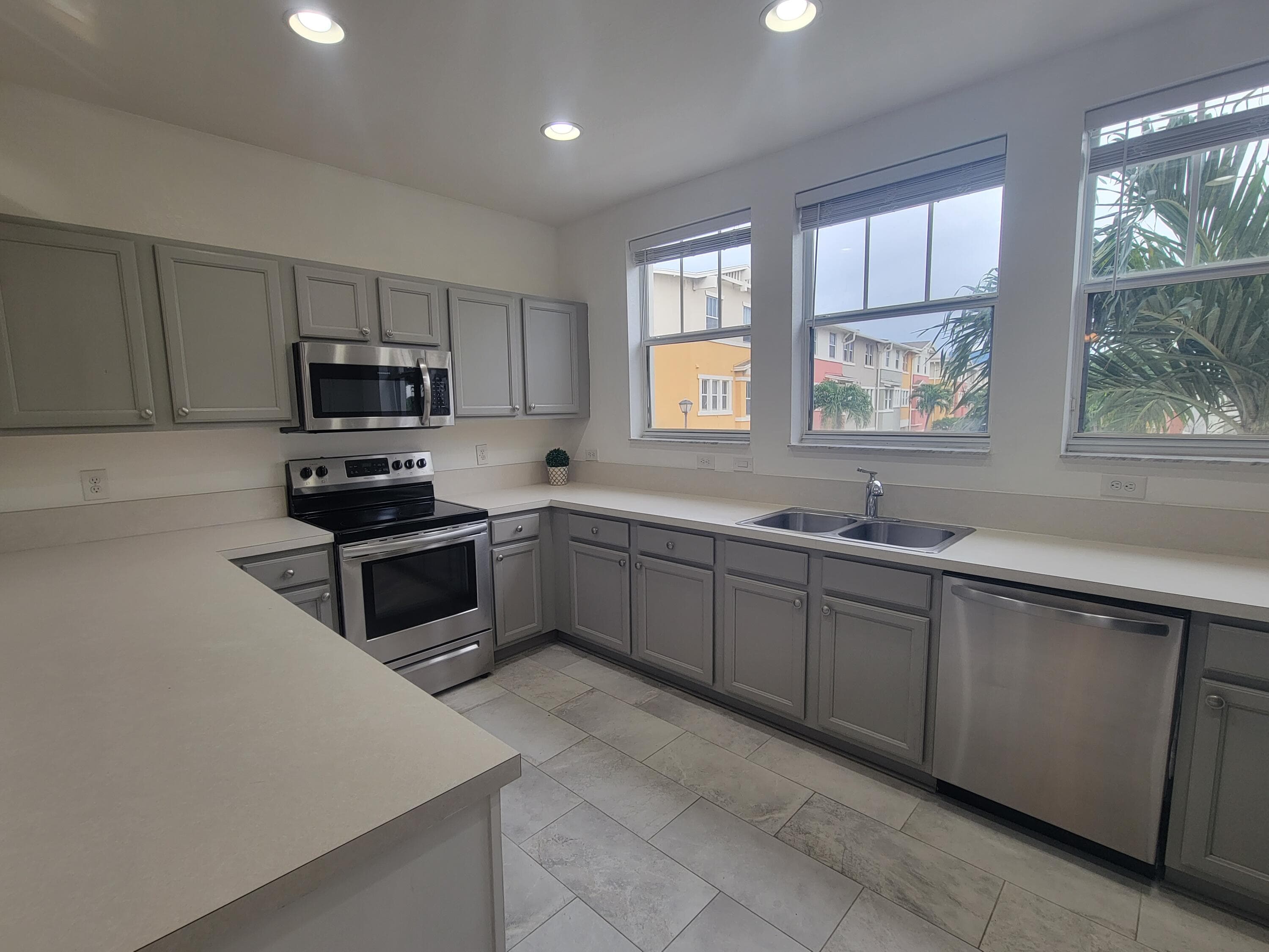 750 Millbrae Court 5, West Palm Beach, FL 33401 — photo 26 of 60
