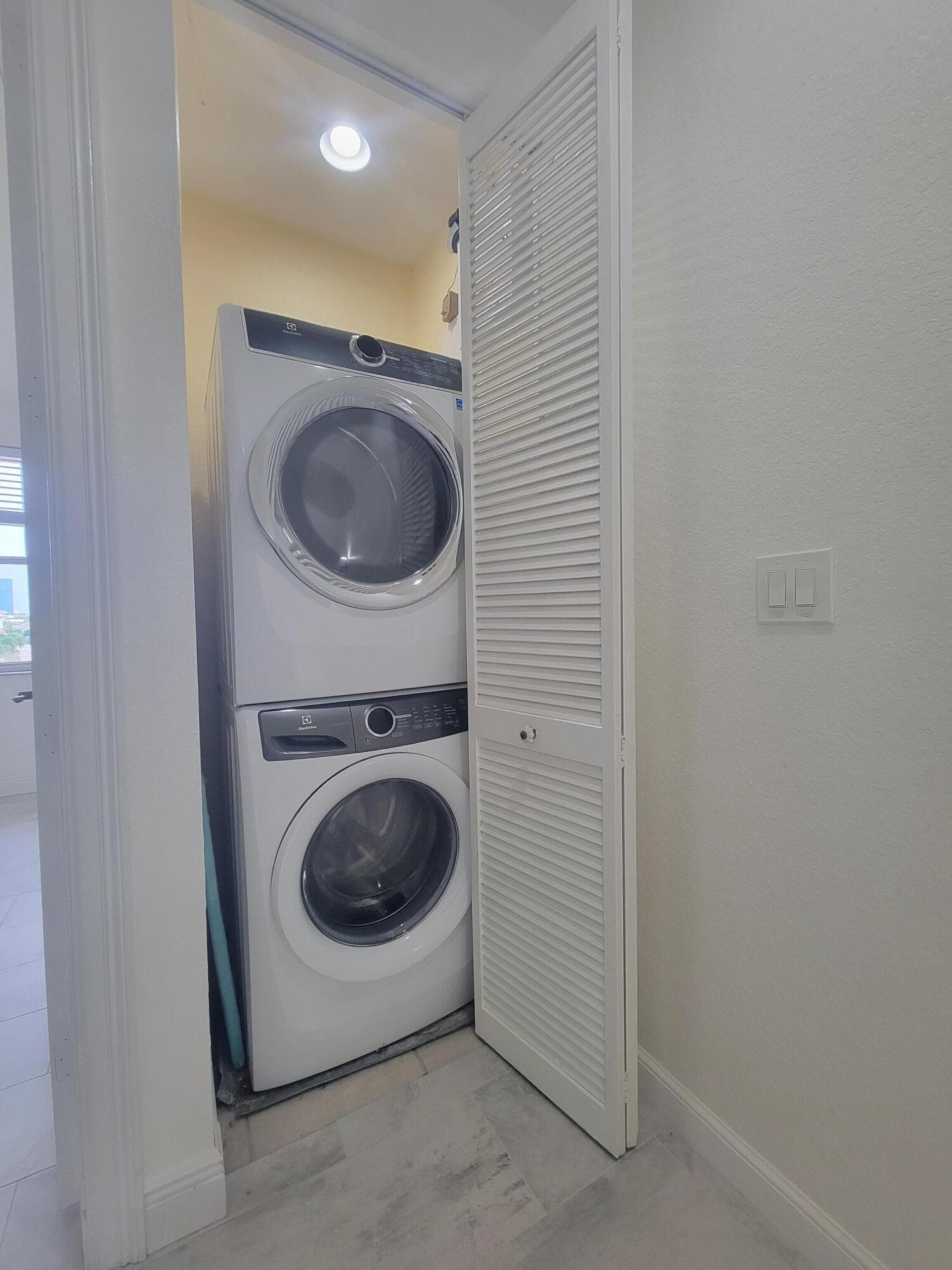 750 Millbrae Court 5, West Palm Beach, FL 33401 — photo 27 of 60