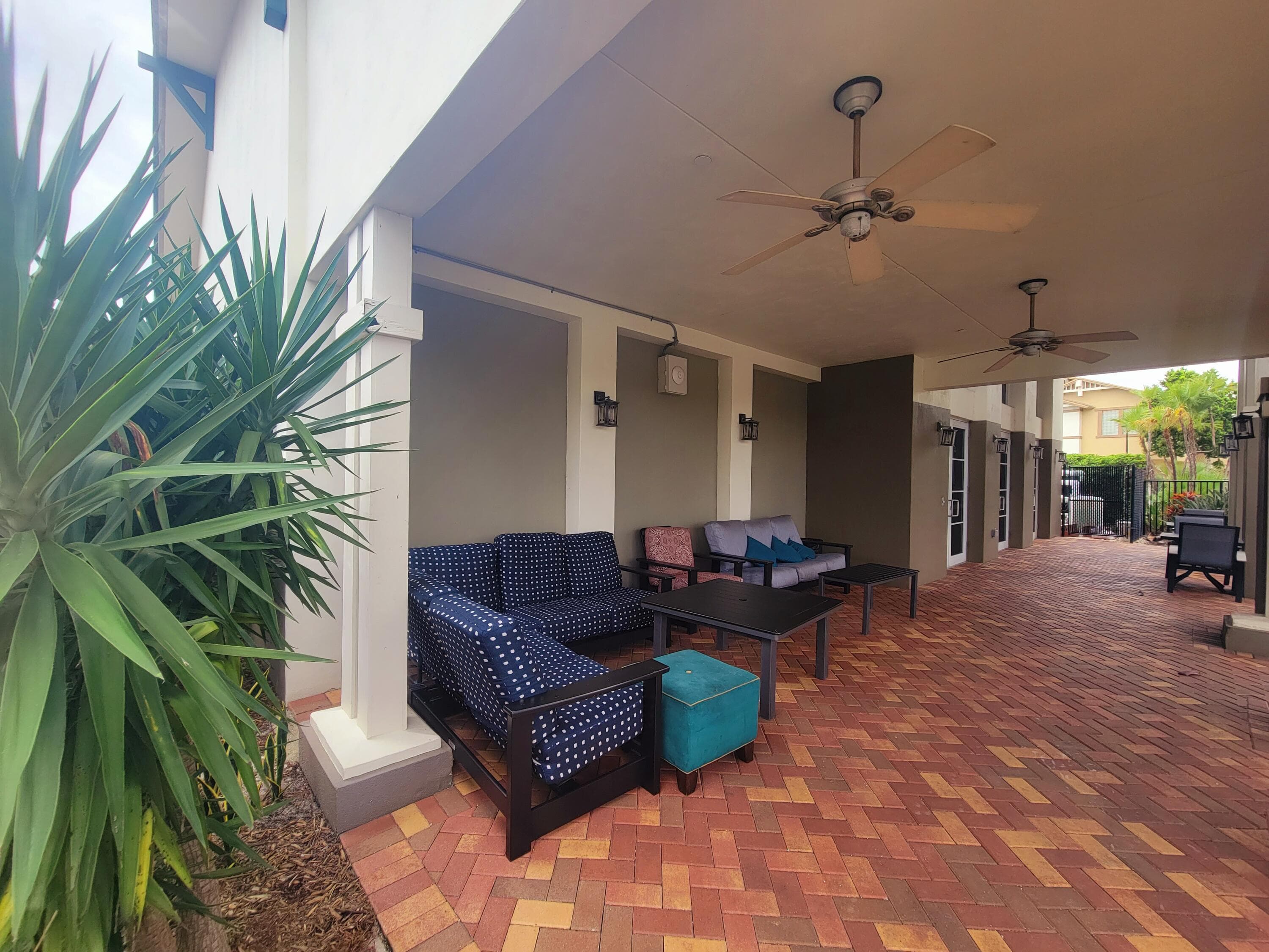 750 Millbrae Court 5, West Palm Beach, FL 33401 — photo 37 of 60