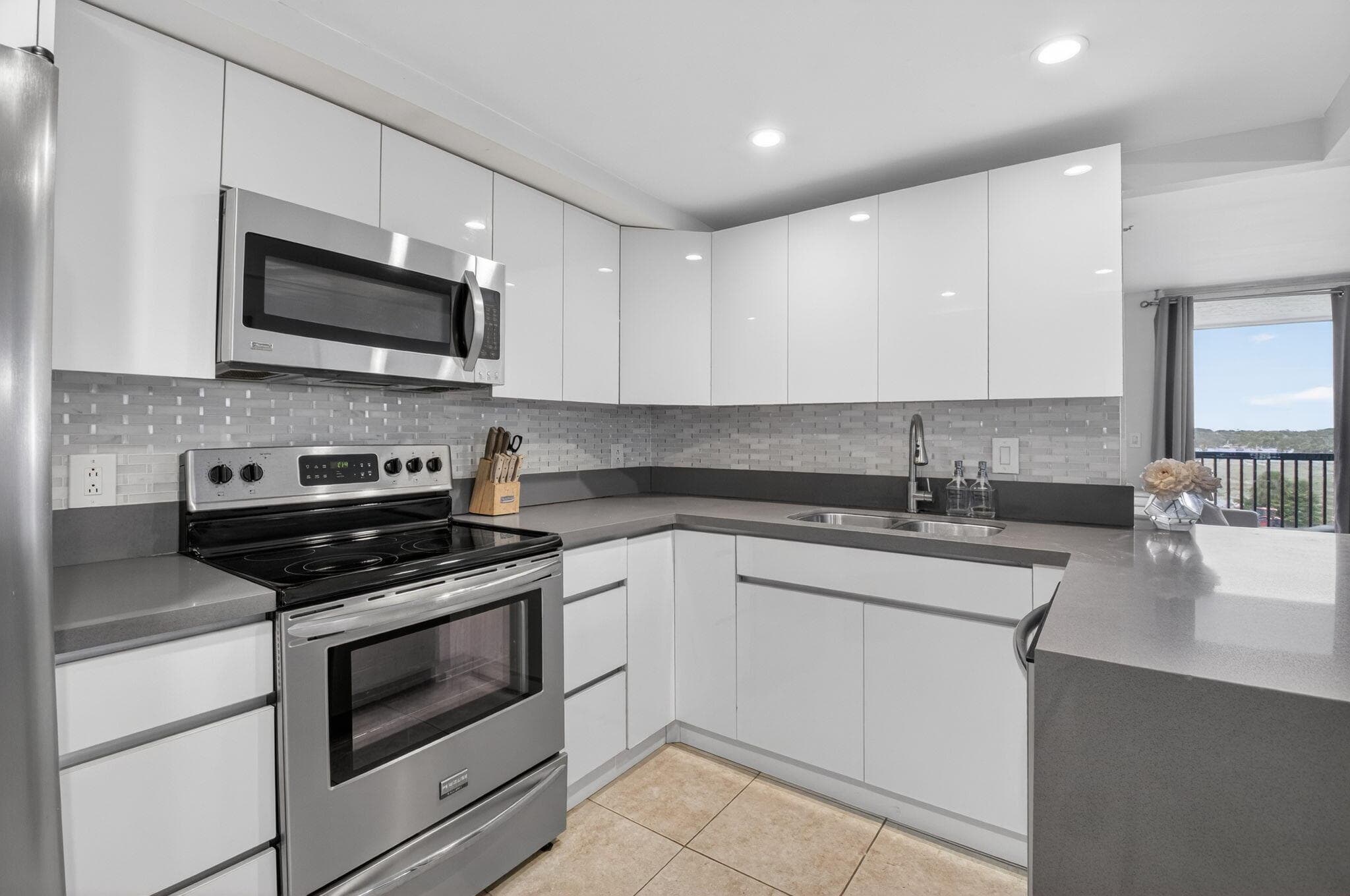 5280 NW 2nd Ave Ph-17, Boca Raton, FL 33487 — photo 12 of 35