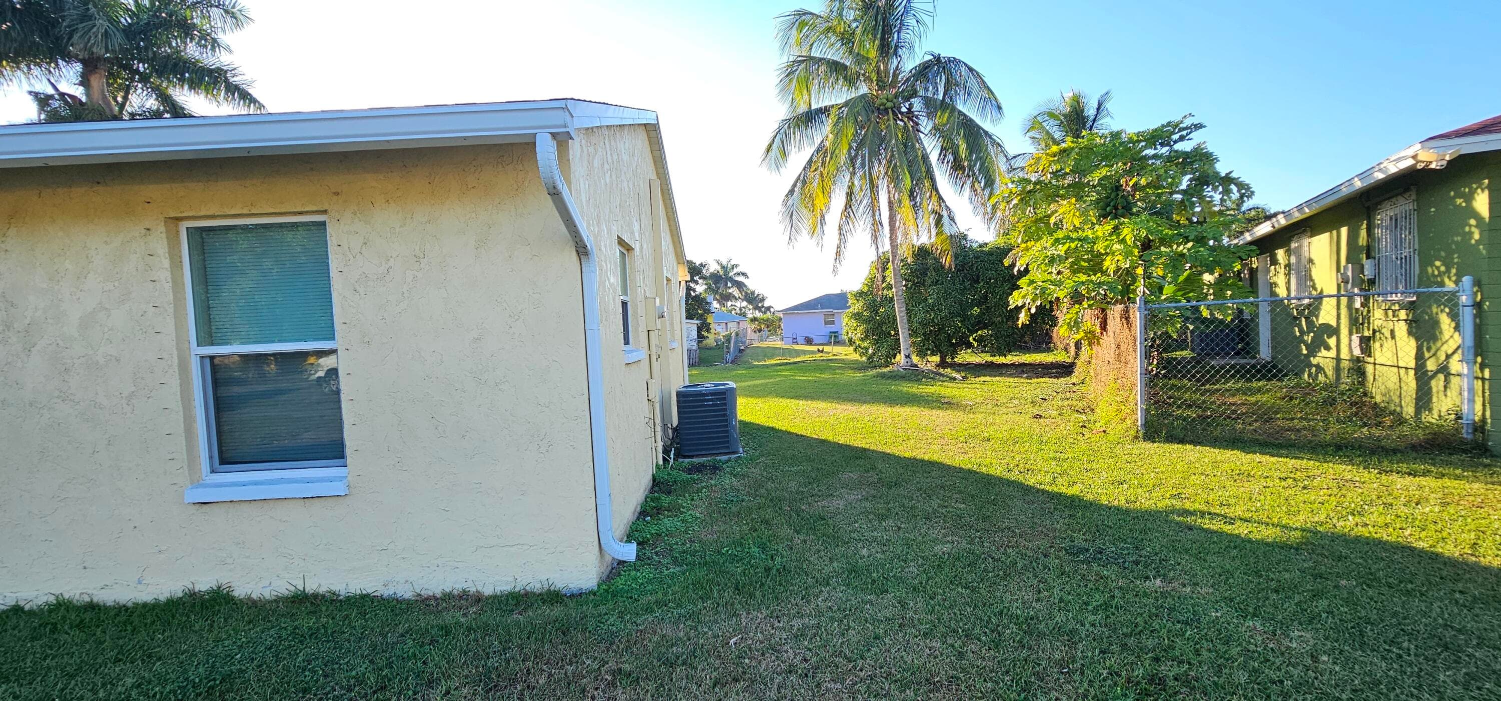 323 Seminole Court, Pahokee, FL 33476 — photo 14 of 15