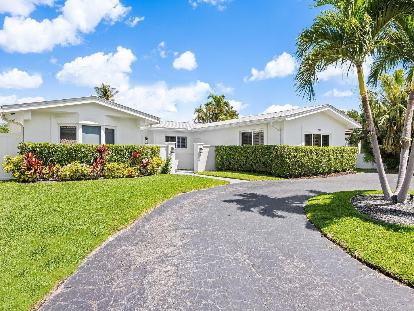 2011 NE 60th Street, Fort Lauderdale, FL 33308 — photo 1 of 35