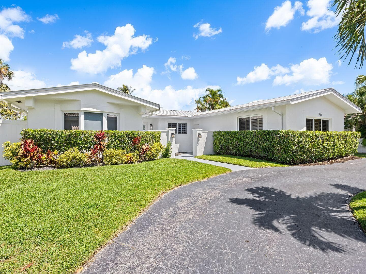 2011 NE 60th Street, Fort Lauderdale, FL 33308 — photo 4 of 35