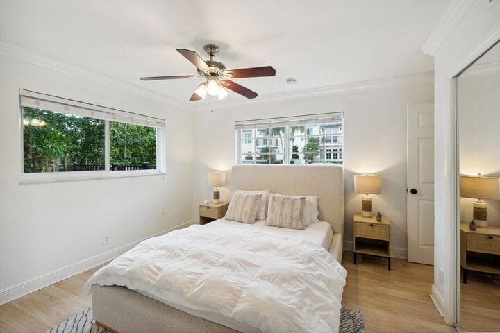 49 SE 7th Avenue 1, Delray Beach, FL 33445 — photo 3 of 12