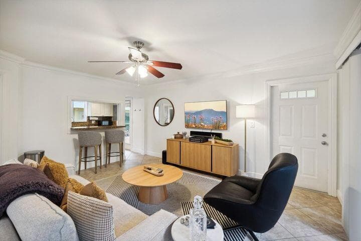49 SE 7th Avenue 1, Delray Beach, FL 33445 — photo 9 of 12