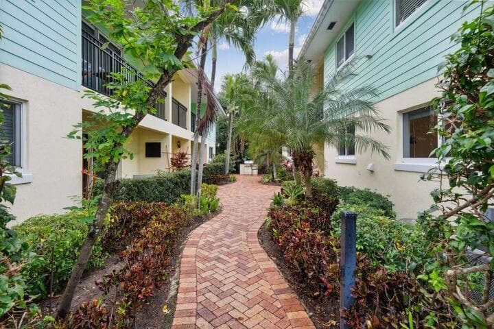 49 SE 7th Avenue 1, Delray Beach, FL 33445 — photo 12 of 12