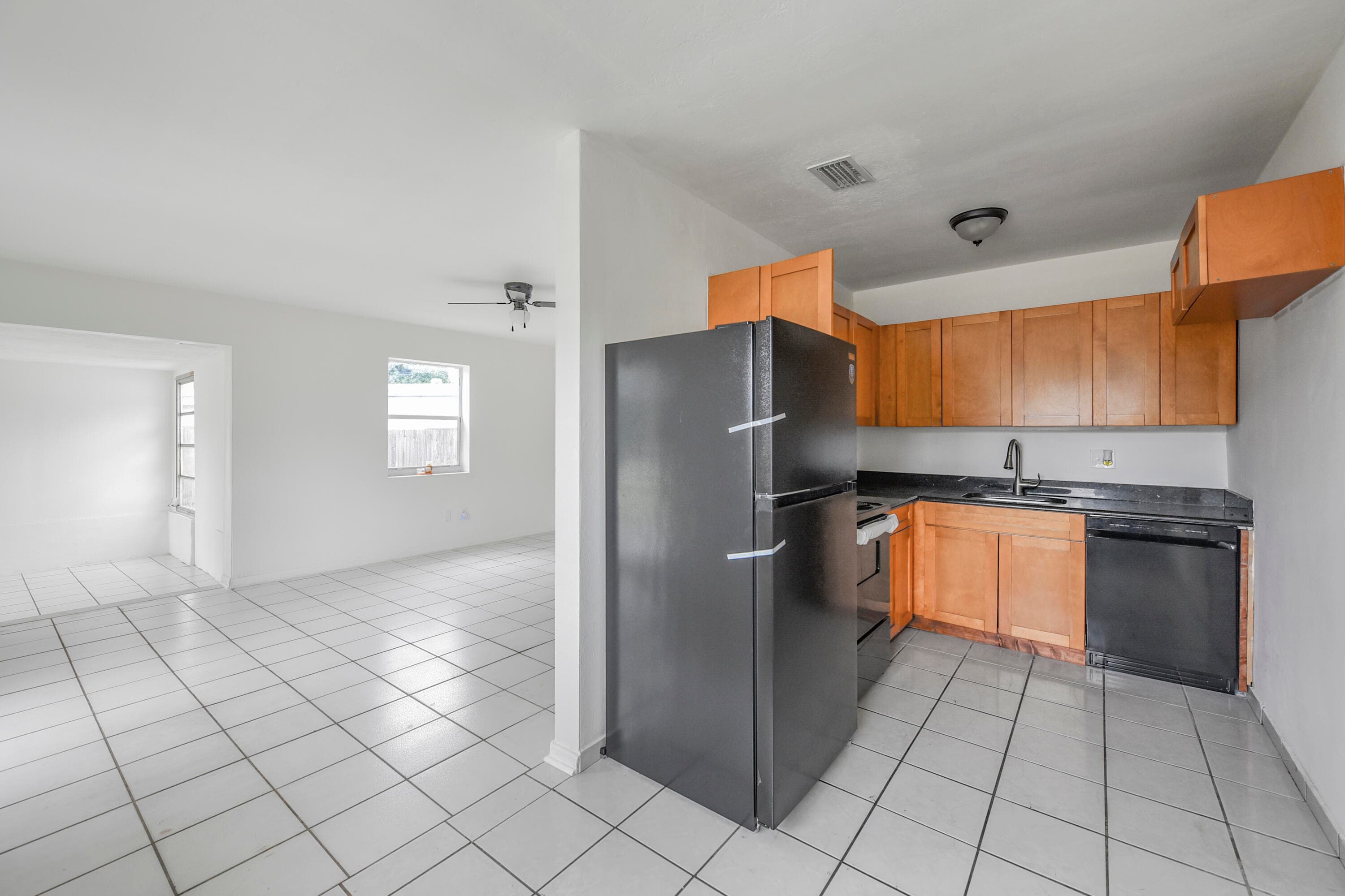 1560 NE 43rd Street, Pompano Beach, FL 33064 — photo 11 of 22