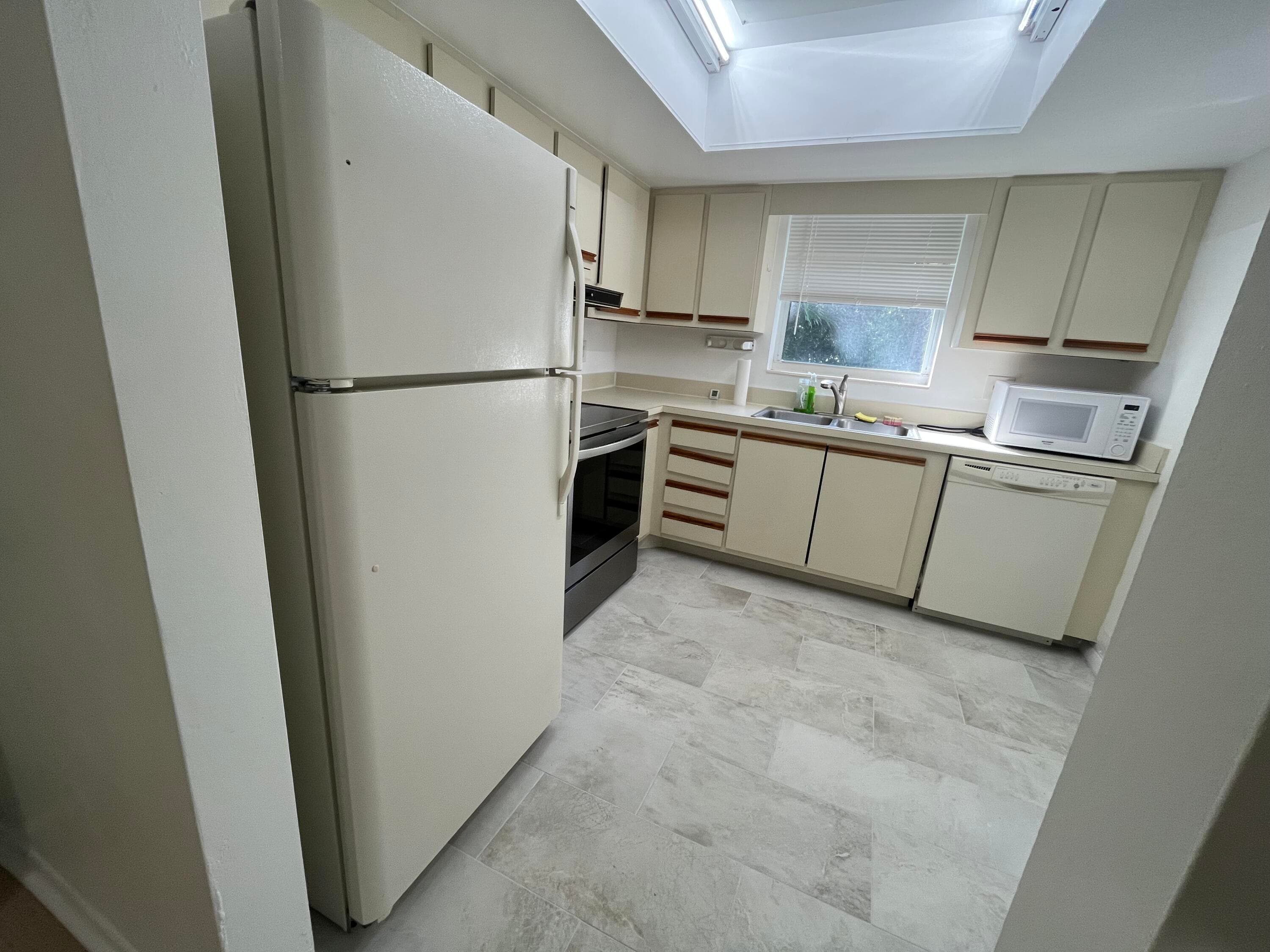 658 NE 6th Court L, Boynton Beach, FL 33435 — photo 23 of 26
