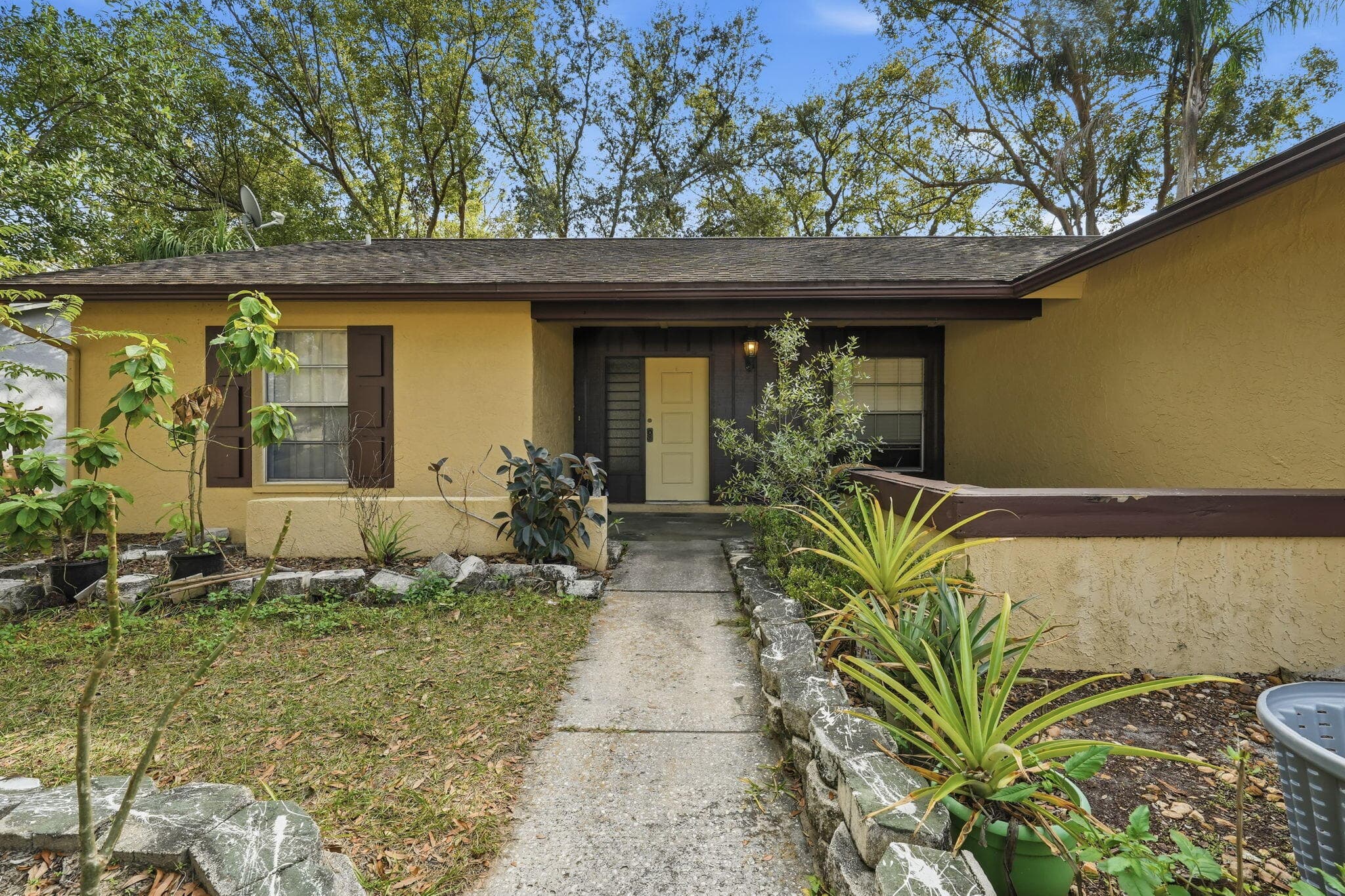 7605 N Sanibel Circle, Tampa, FL 33637 — photo 4 of 18