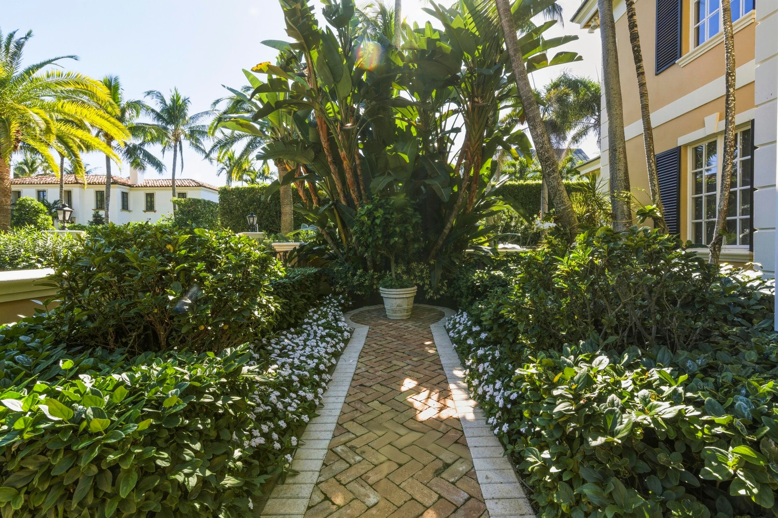 127 Ocean View Road, Palm Beach, FL 33480 — photo 2 of 96