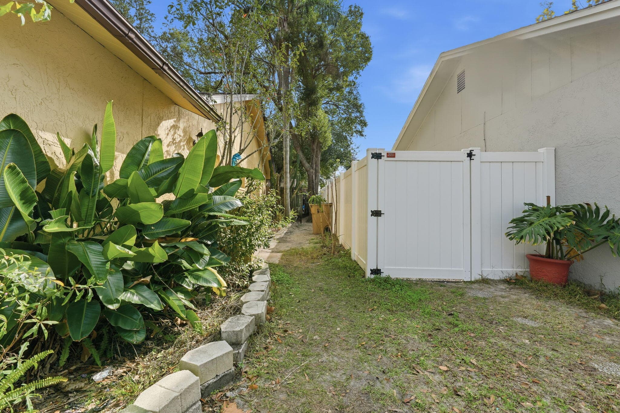 7605 N Sanibel Circle, Tampa, FL 33637 — photo 6 of 18