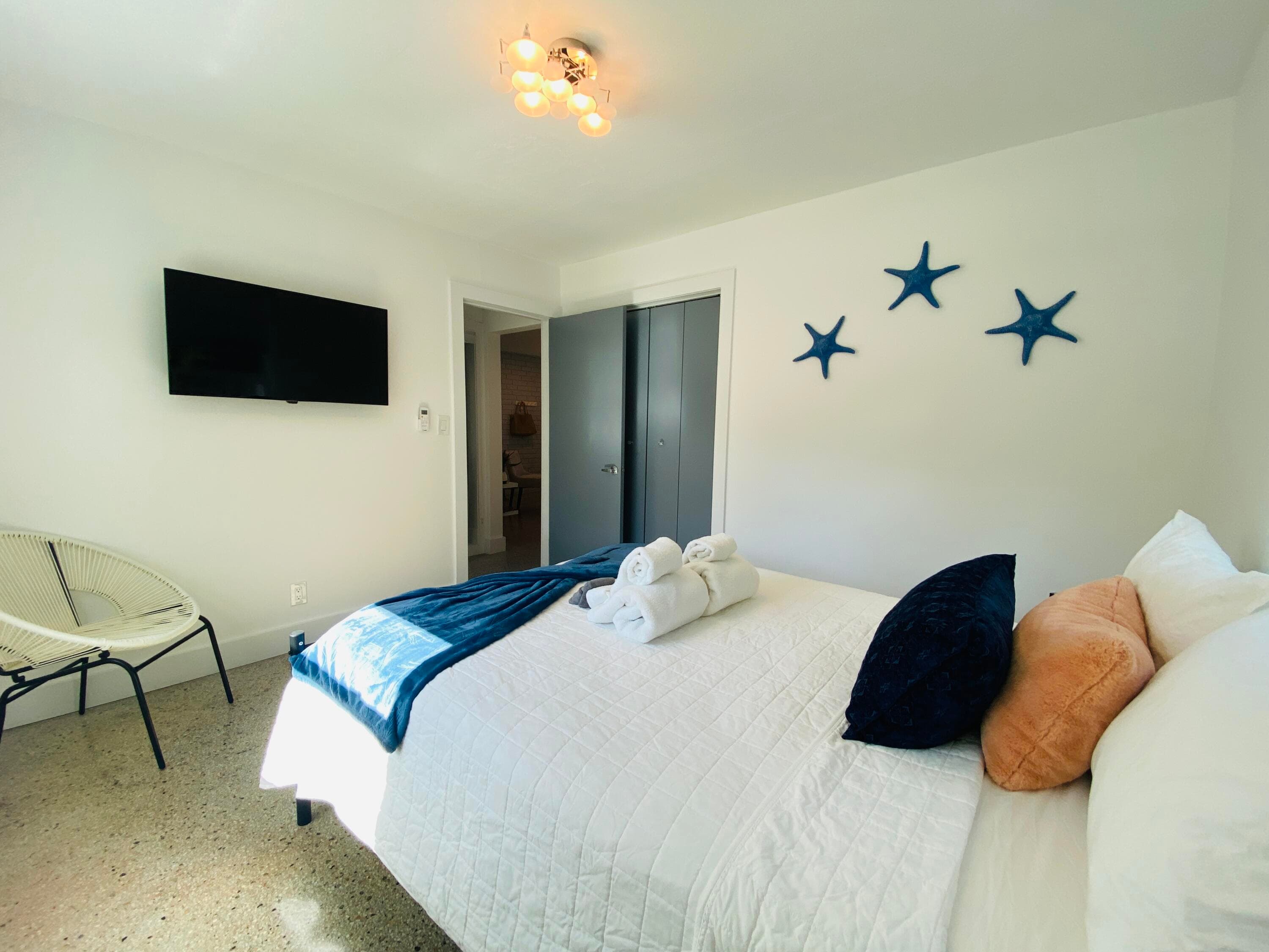 304 SE 3rd Street, Delray Beach, FL 33483 — photo 11 of 35