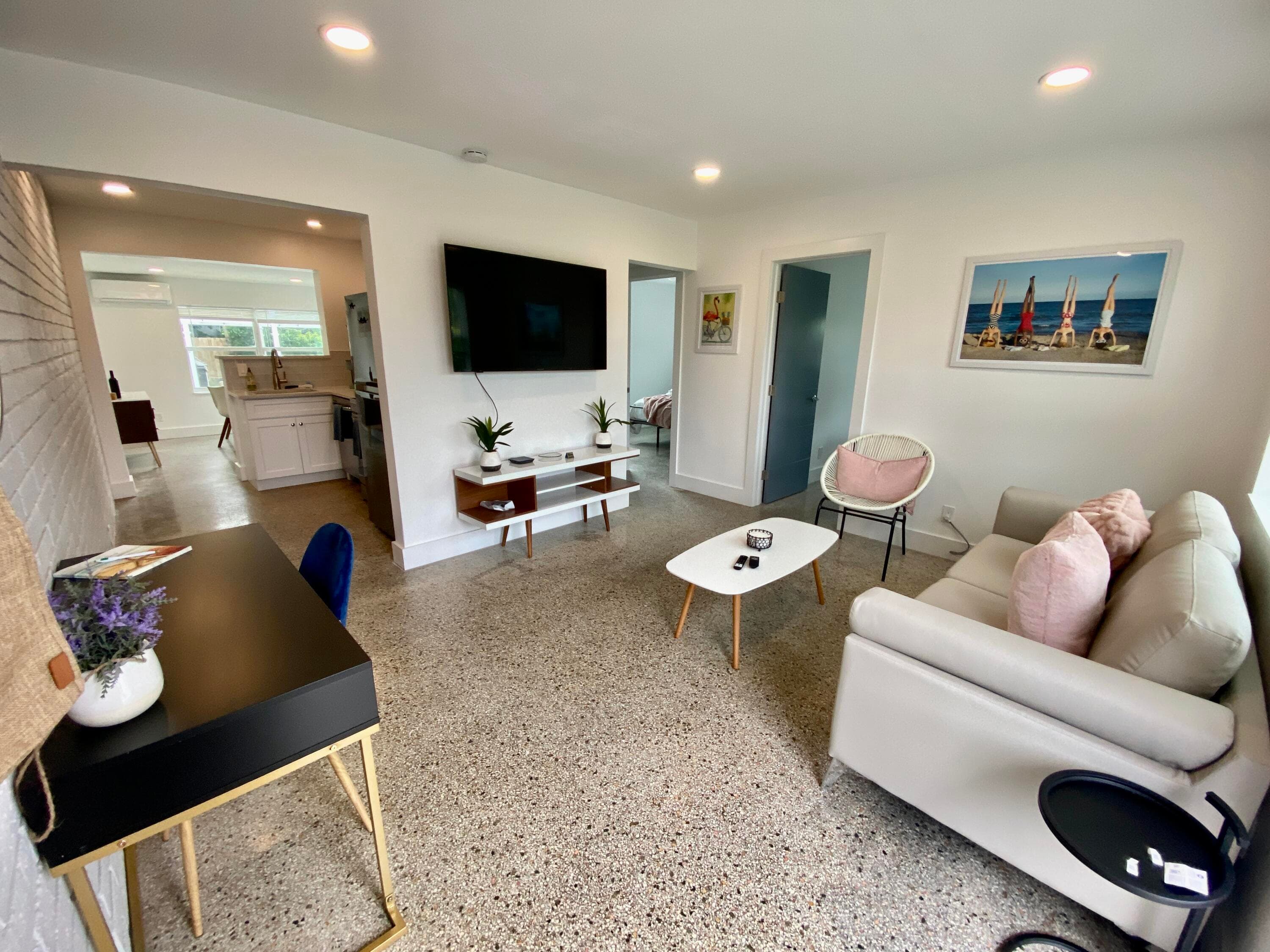 304 SE 3rd Street, Delray Beach, FL 33483 — photo 7 of 35