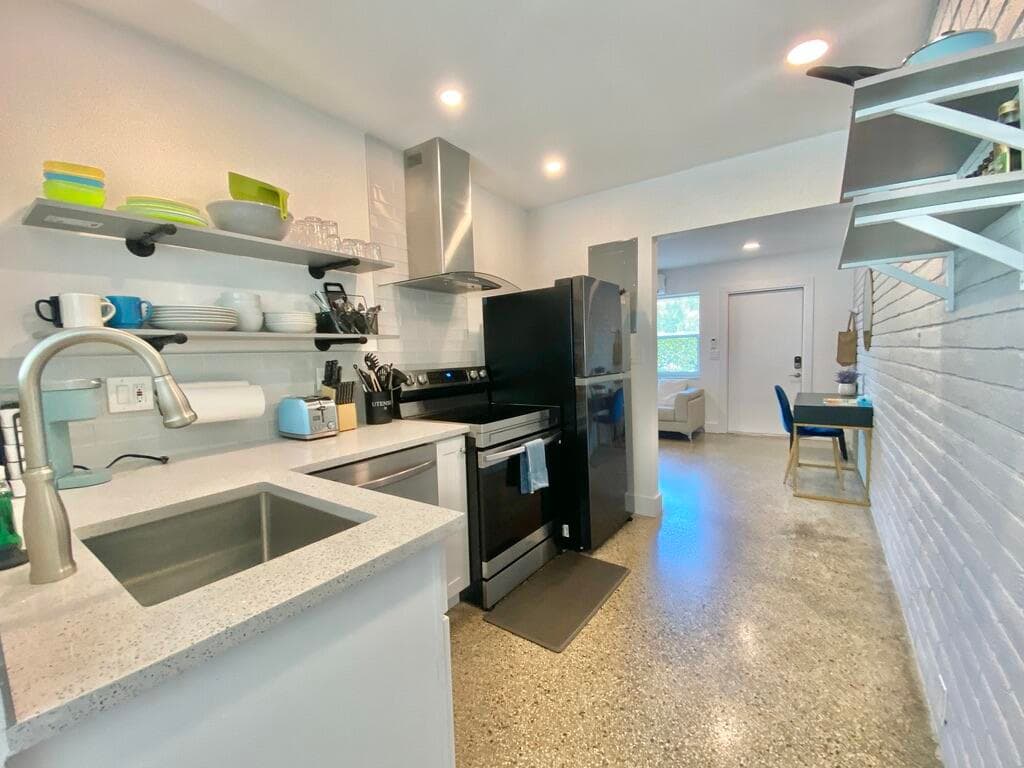 304 SE 3rd Street, Delray Beach, FL 33483 — photo 28 of 35
