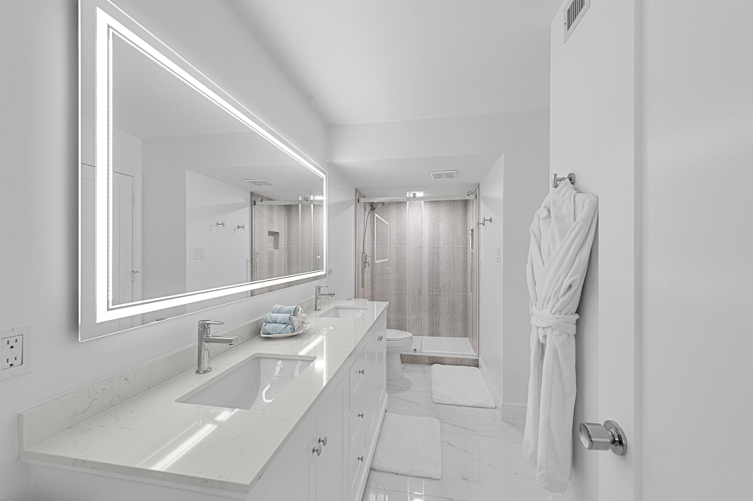 5380 N Ocean Drive 8c, Singer Island, FL 33404 — photo 17 of 40