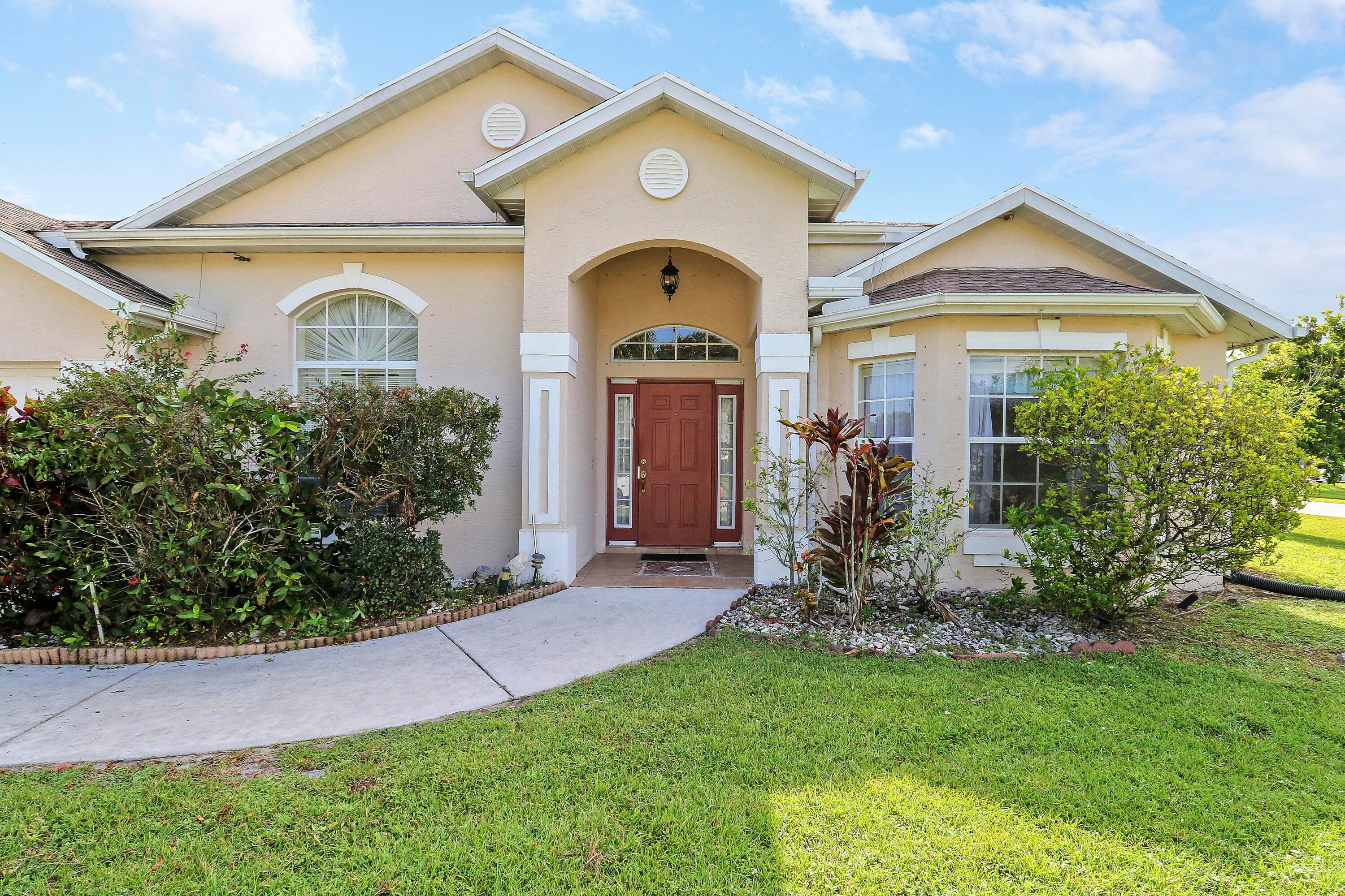 2085 SW Aladdin Street, Port St. Lucie, FL 34953 — photo 3 of 34