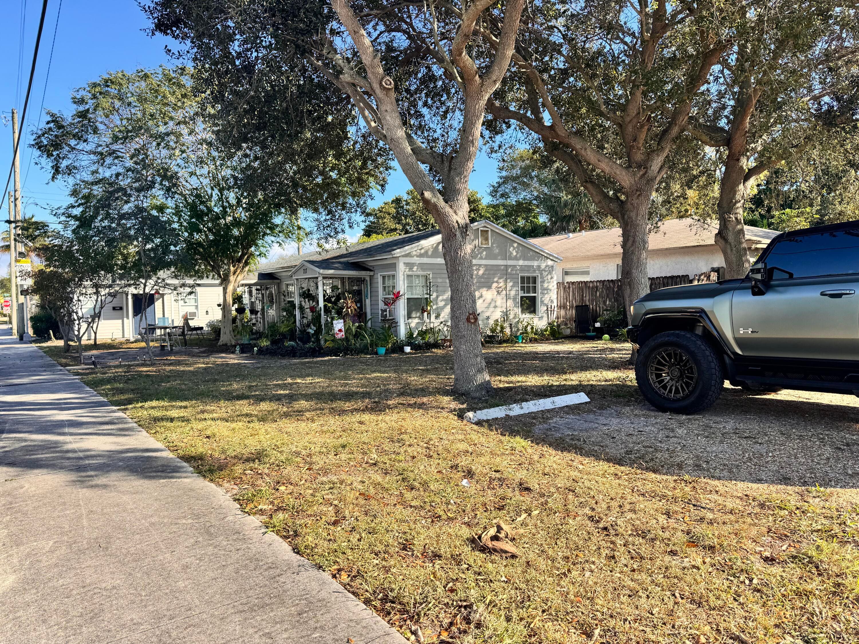 717 8th Avenue N, Lake Worth Beach, FL 33460 — photo 3 of 20
