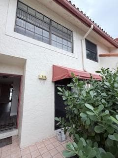 307 Liberty Court, Deerfield Beach, FL 33442 — photo 2 of 27