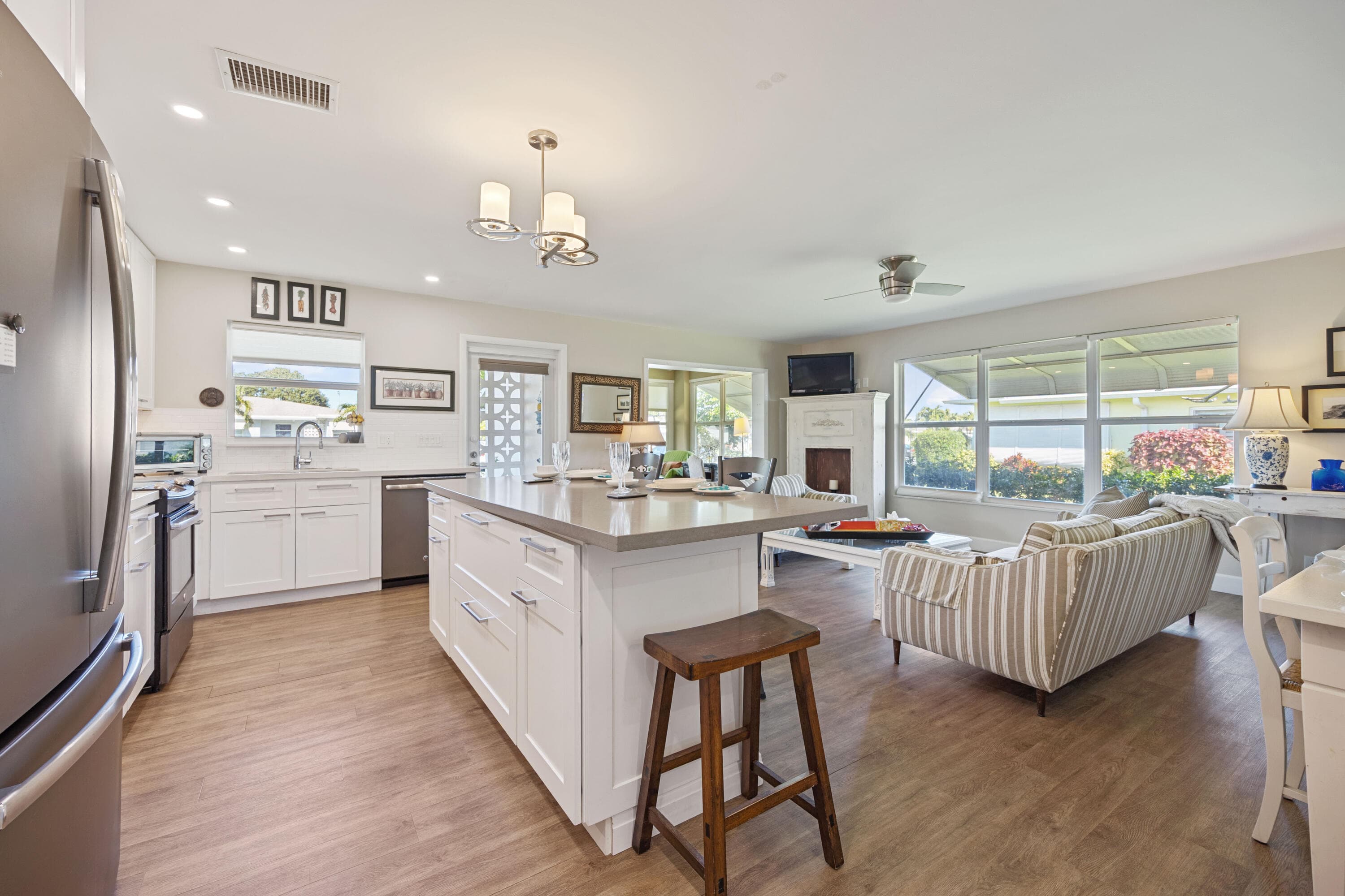 200 South Boulevard A, Boynton Beach, FL 33435 — photo 3 of 20