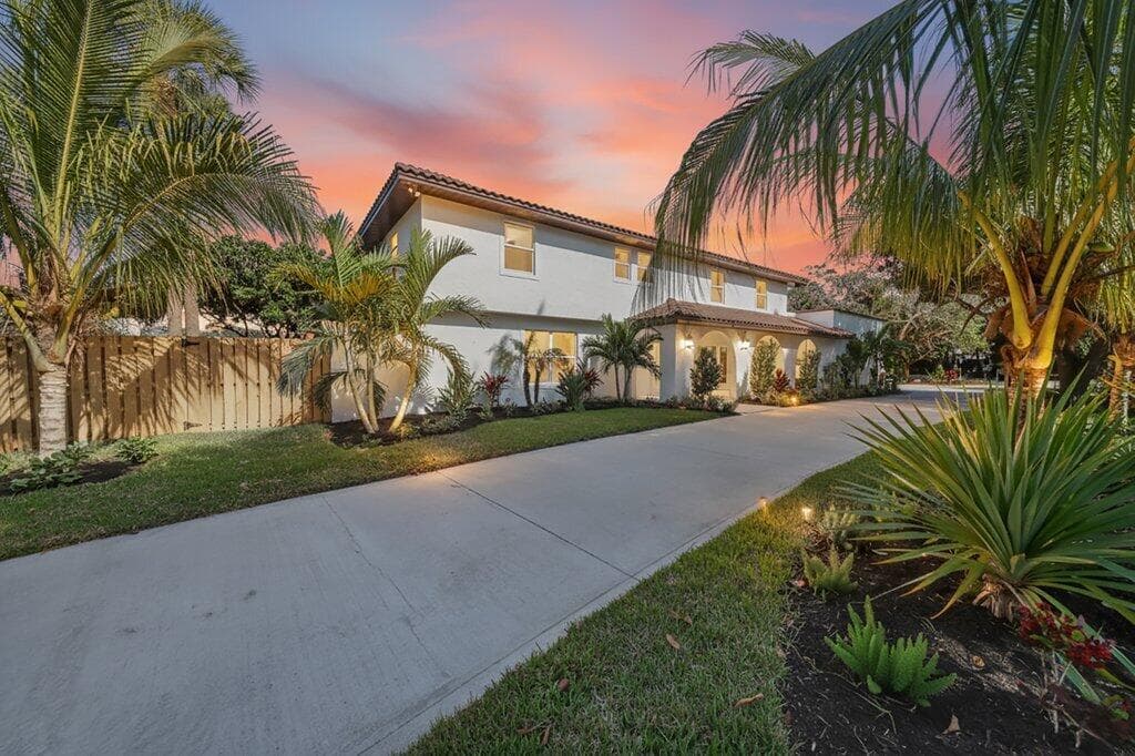 37 E High Point Road, Sewalls Point, FL 34996 — photo 2 of 58
