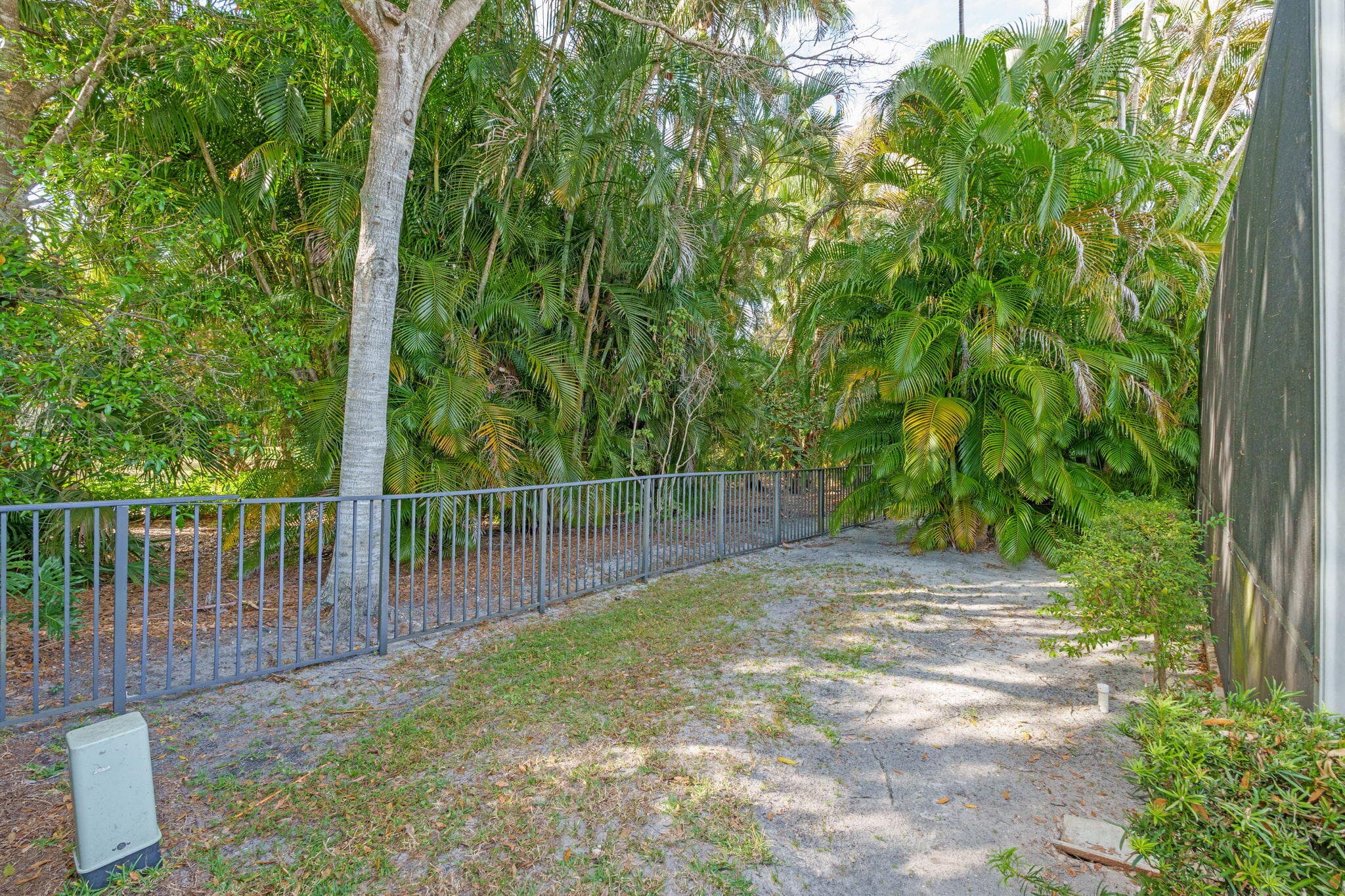 9055 Cypress Hollow Drive, Palm Beach Gardens, FL 33418 — photo 35 of 55