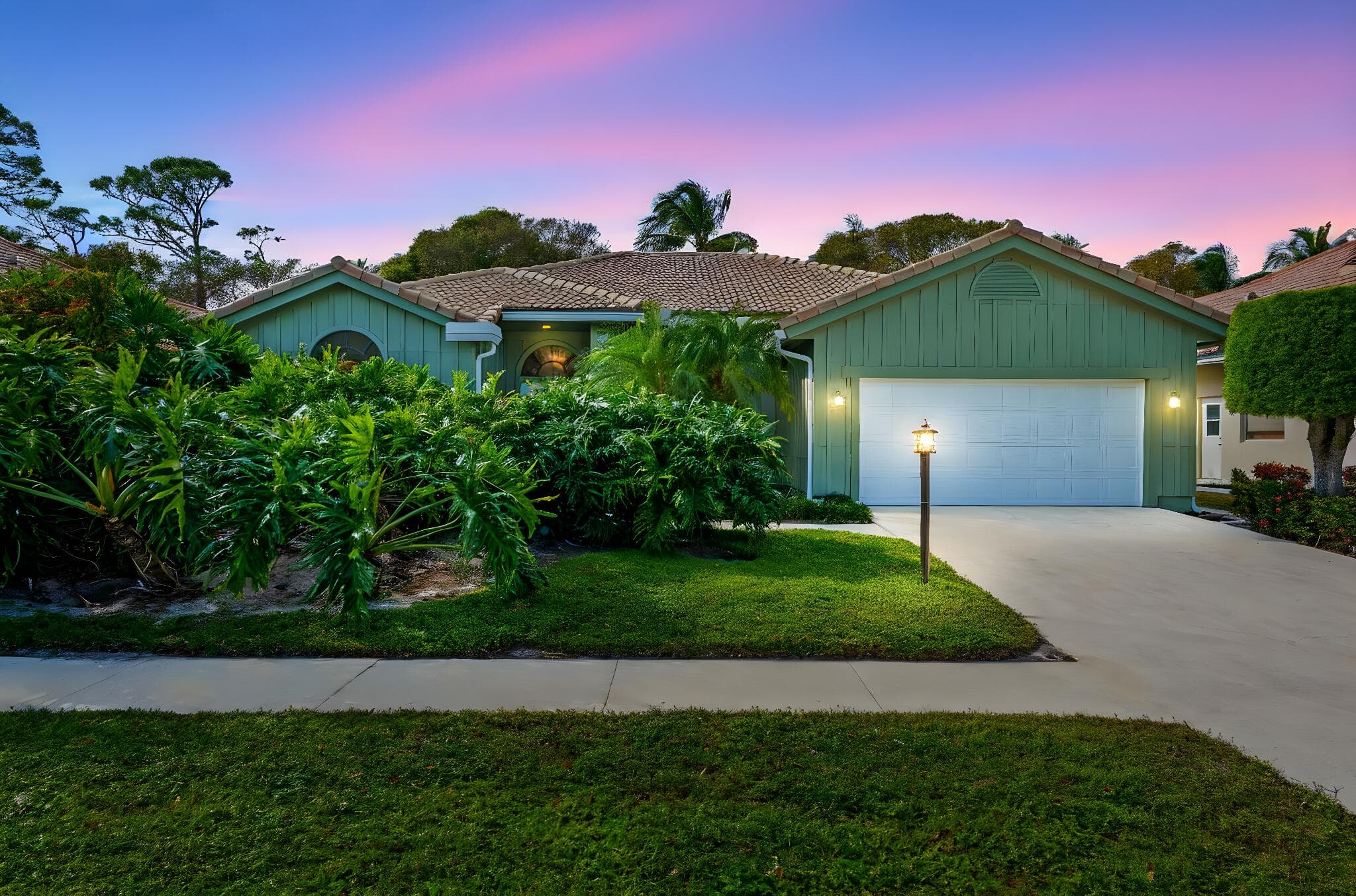9055 Cypress Hollow Drive, Palm Beach Gardens, FL 33418 — photo 2 of 55