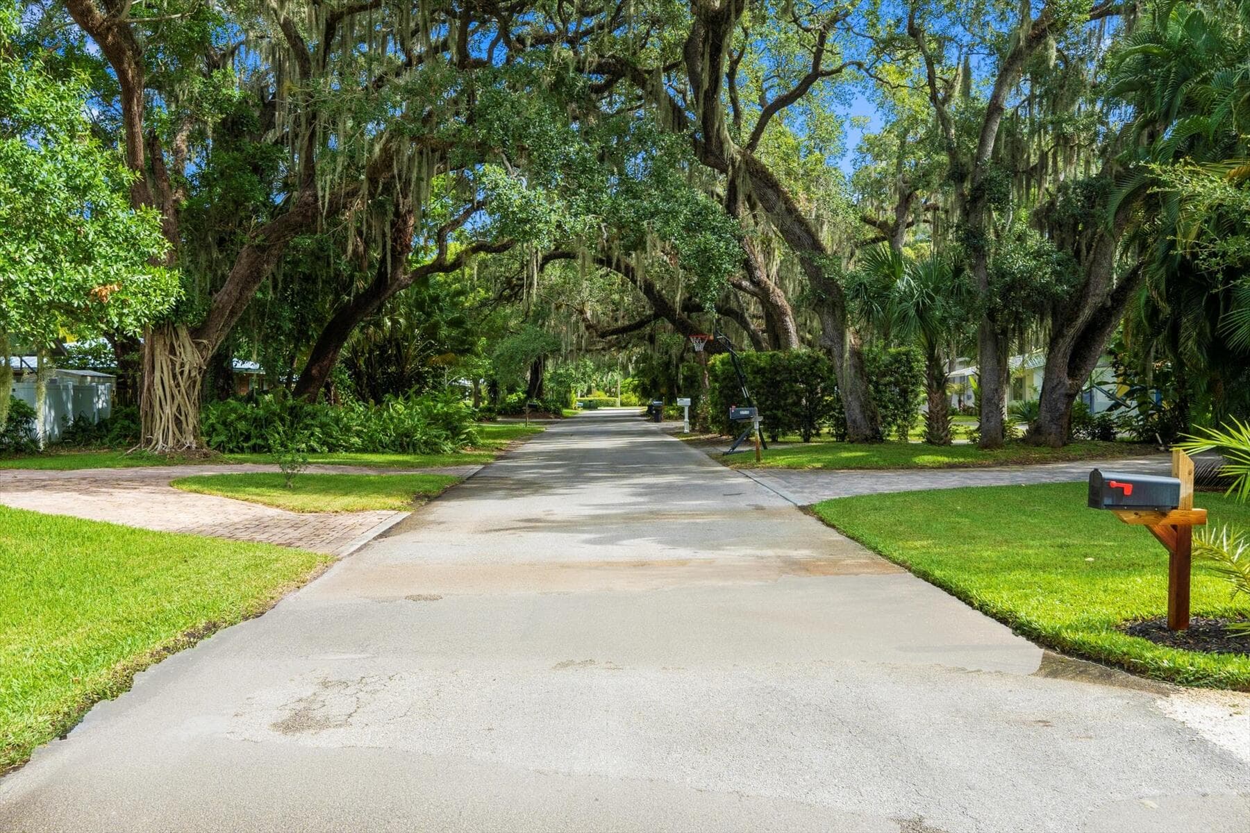 2706 10th Avenue, Vero Beach, FL 32960 — photo 1 of 35