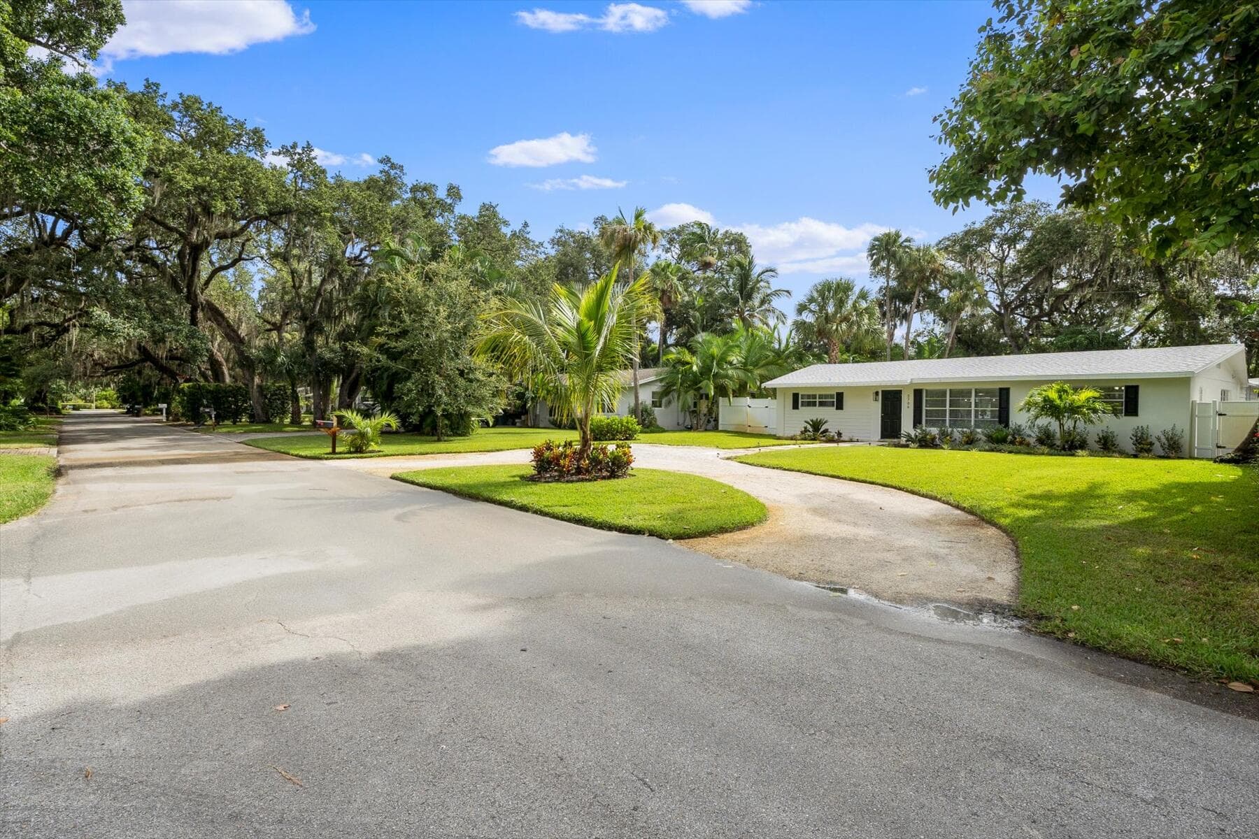 2706 10th Avenue, Vero Beach, FL 32960 — photo 3 of 35