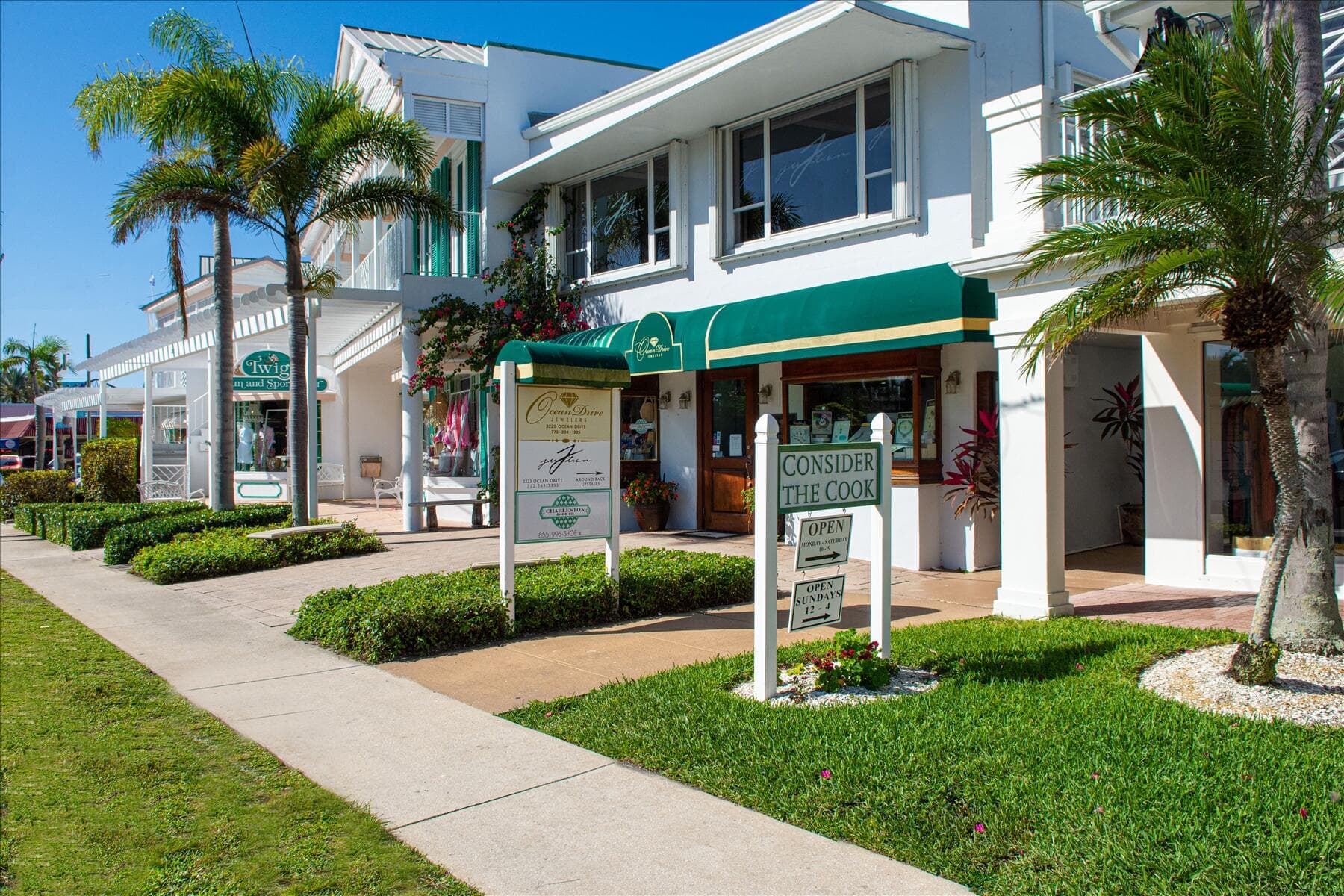 2706 10th Avenue, Vero Beach, FL 32960 — photo 34 of 35