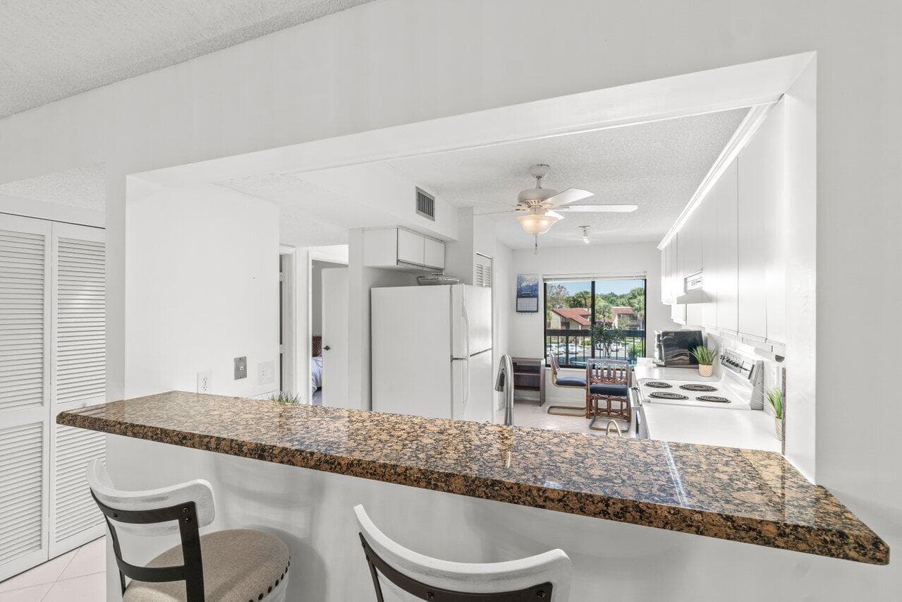 5380 Cedar Lake Drive 303, Boynton Beach, FL 33437 — photo 9 of 29