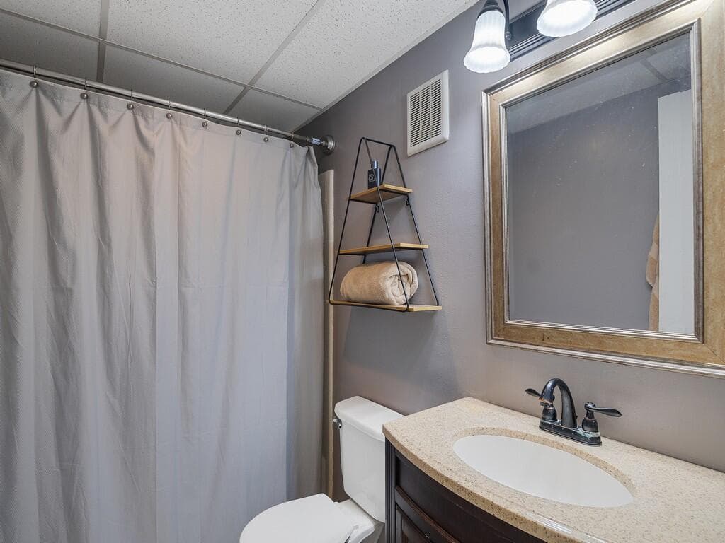 2333 Indian River Boulevard 506, Vero Beach, FL 32960 — photo 14 of 35
