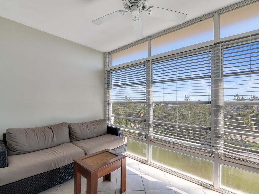 2333 Indian River Boulevard 506, Vero Beach, FL 32960 — photo 18 of 35