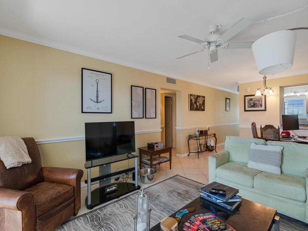 2333 Indian River Boulevard 506, Vero Beach, FL 32960 — photo 9 of 35
