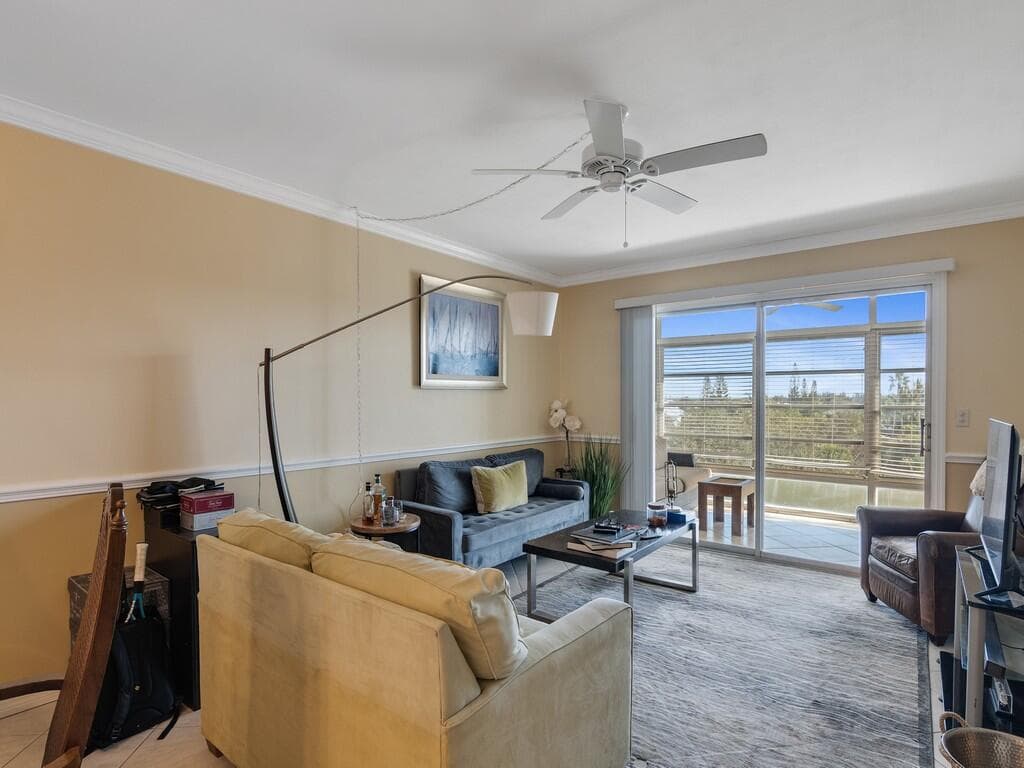 2333 Indian River Boulevard 506, Vero Beach, FL 32960 — photo 11 of 35