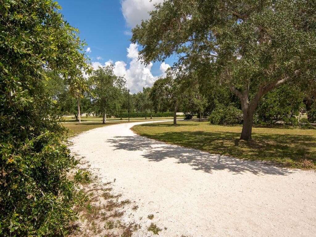 2333 Indian River Boulevard 506, Vero Beach, FL 32960 — photo 27 of 35
