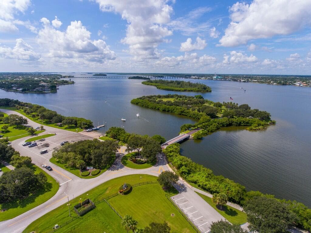 2333 Indian River Boulevard 506, Vero Beach, FL 32960 — photo 24 of 35
