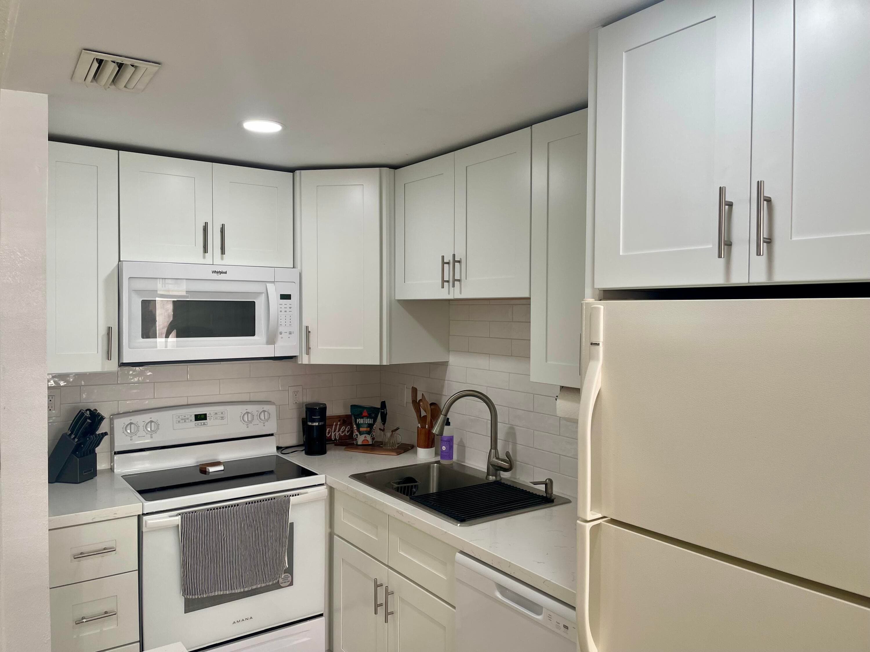1100 Crystal Lake Drive 207, Deerfield Beach, FL 33064 — photo 11 of 22